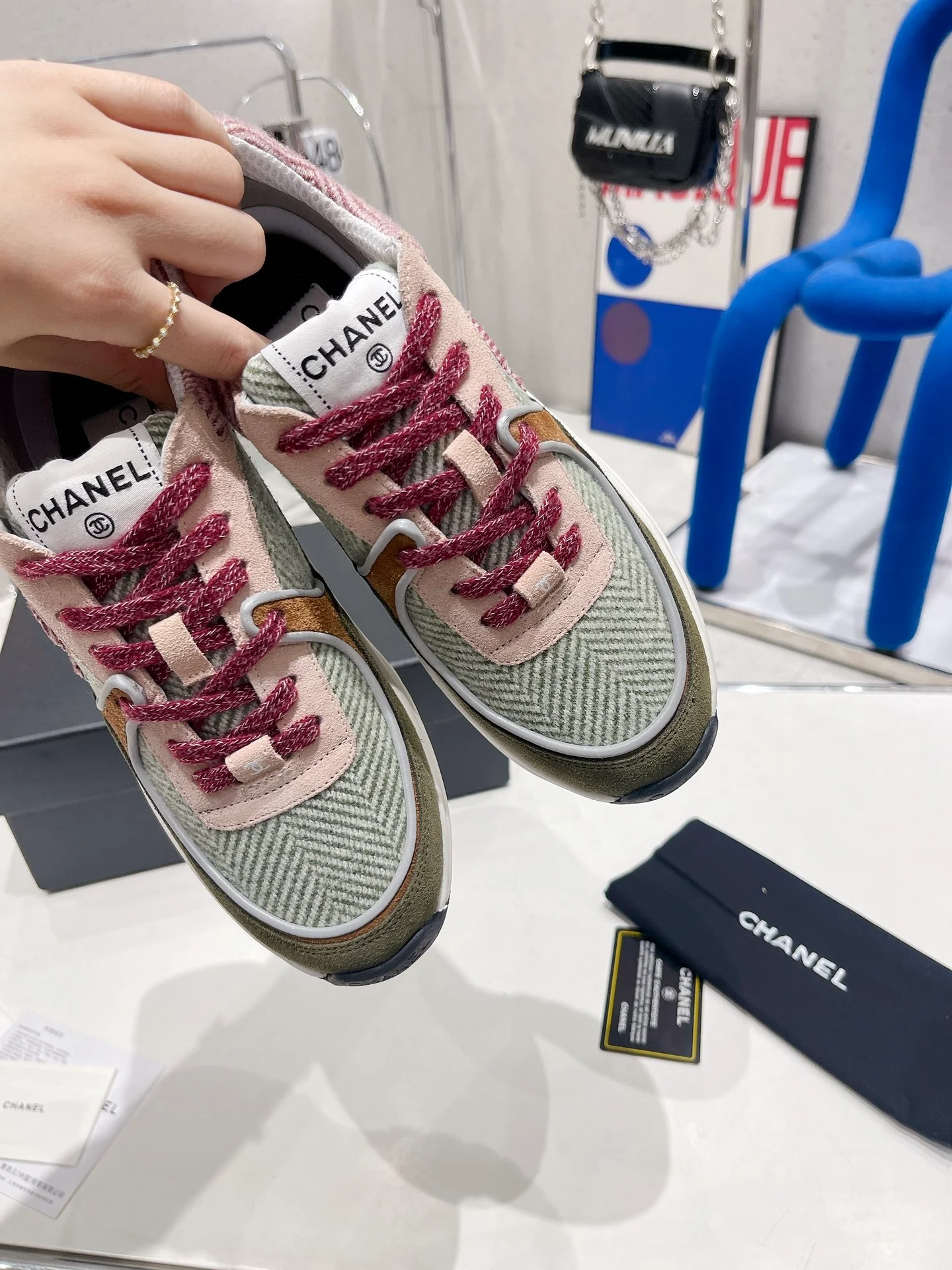 Повседневные кроссовки Chanel осень/зима 2022 — зеленые