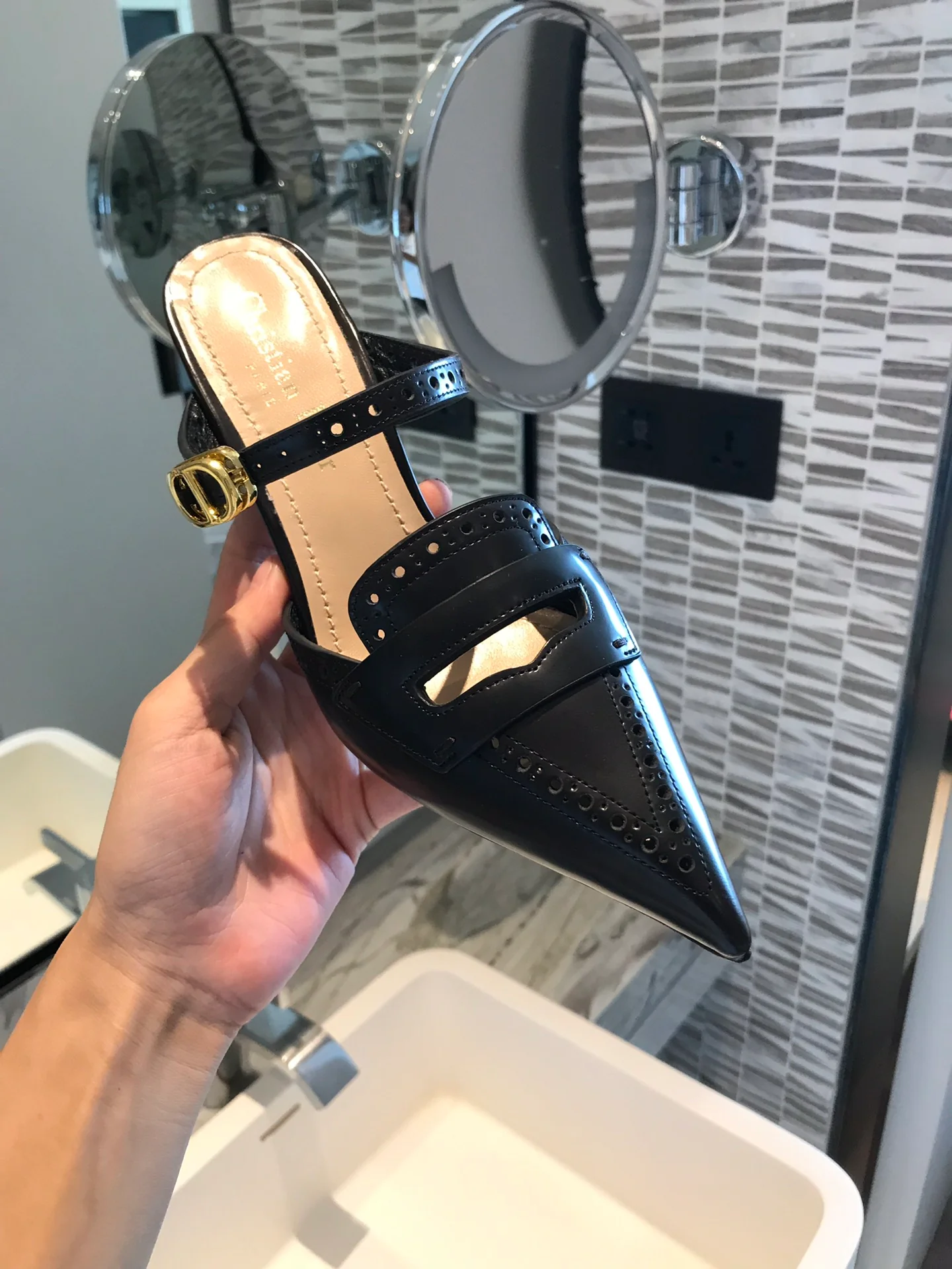 Босоножки Dior с острым носком и ажурным дизайном на высоком каблуке - черные