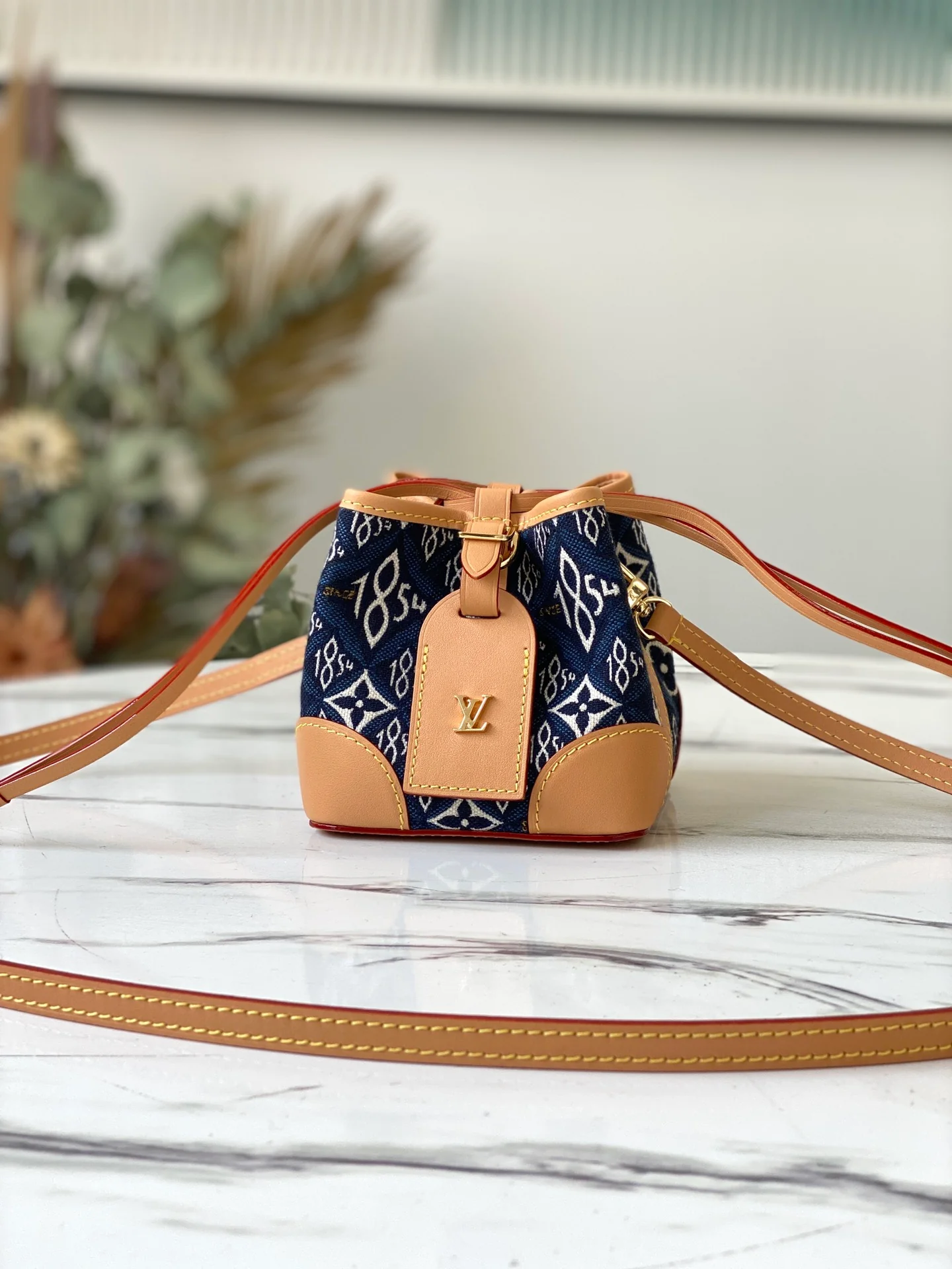 lv-m57447-noe-purse-bucket bag