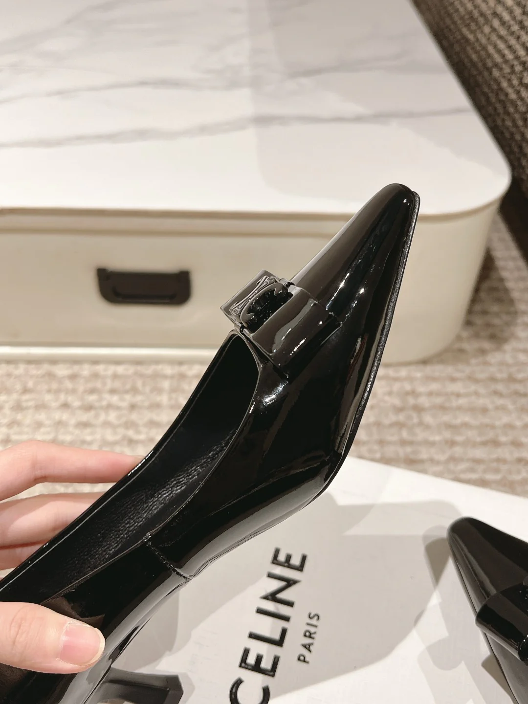 Лоферы на высоком каблуке Celine 2024 - черные