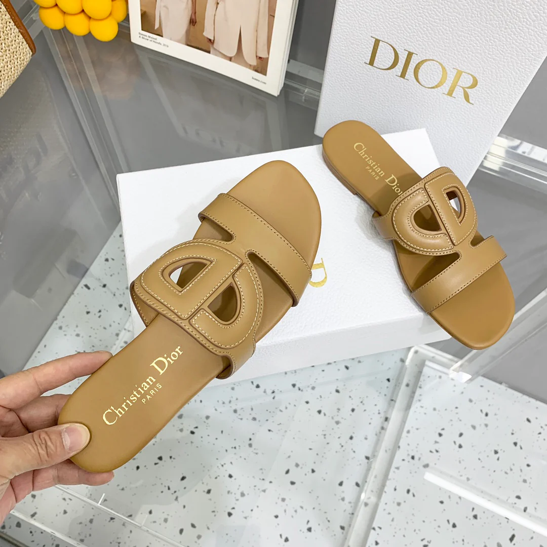 Dior - Абрикосовые тапочки