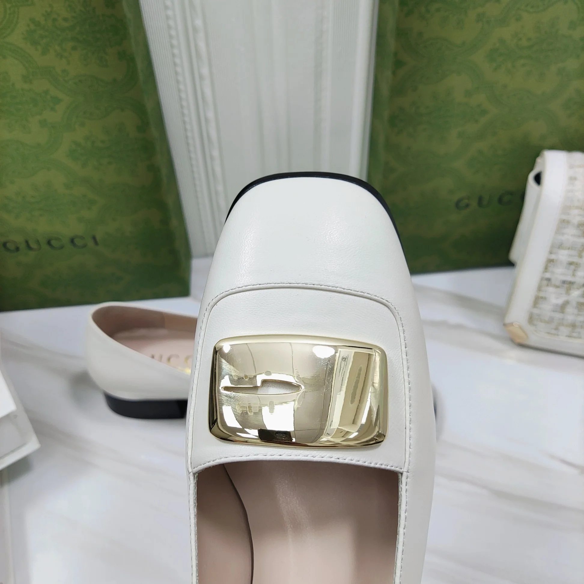 Туфли Gucci в стиле ретро с квадратным носком и низким каблуком - 1