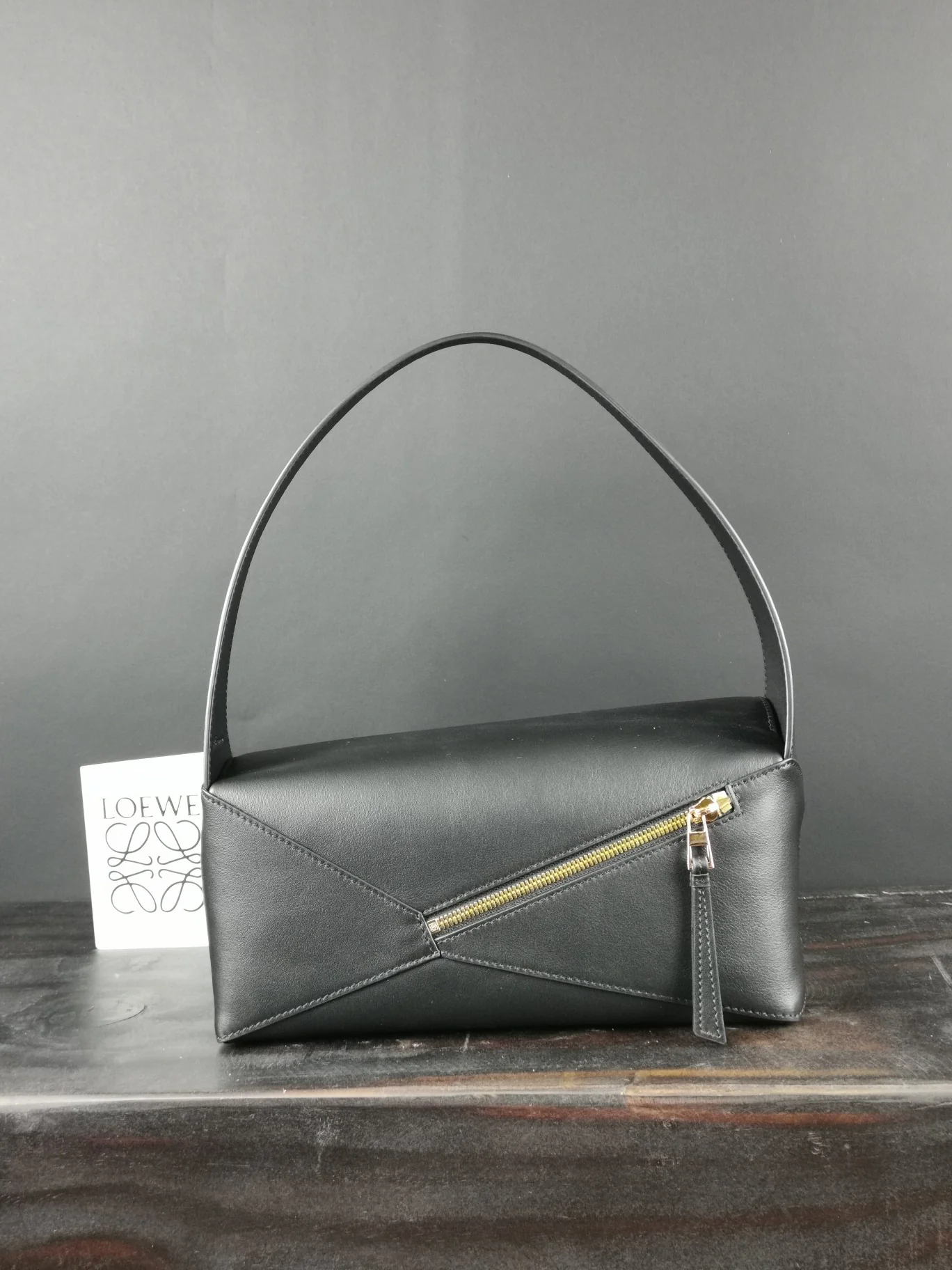 Сумка-хобо Loewe-puzzle-hobo-handbag-5