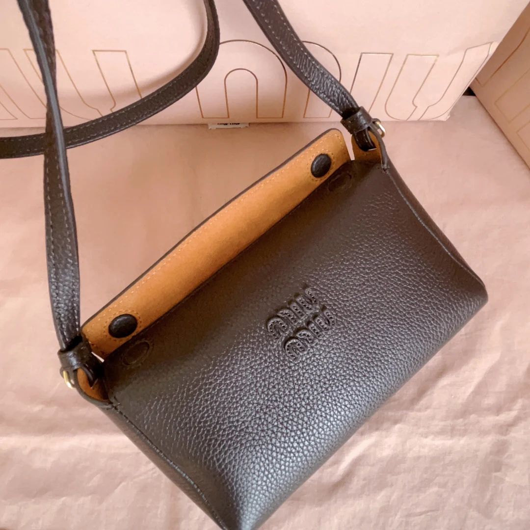 Сумка через плечо Miu Miu 5be097 - черная