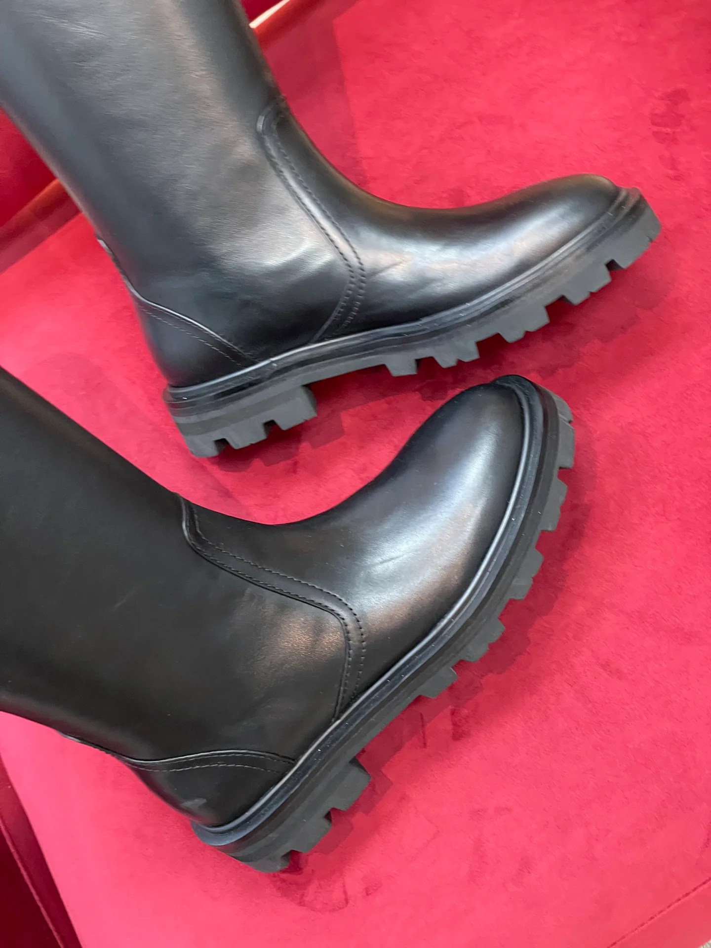 Celine - Новинка сезона осень/зима 2022 - Ботинки на платформе - 1