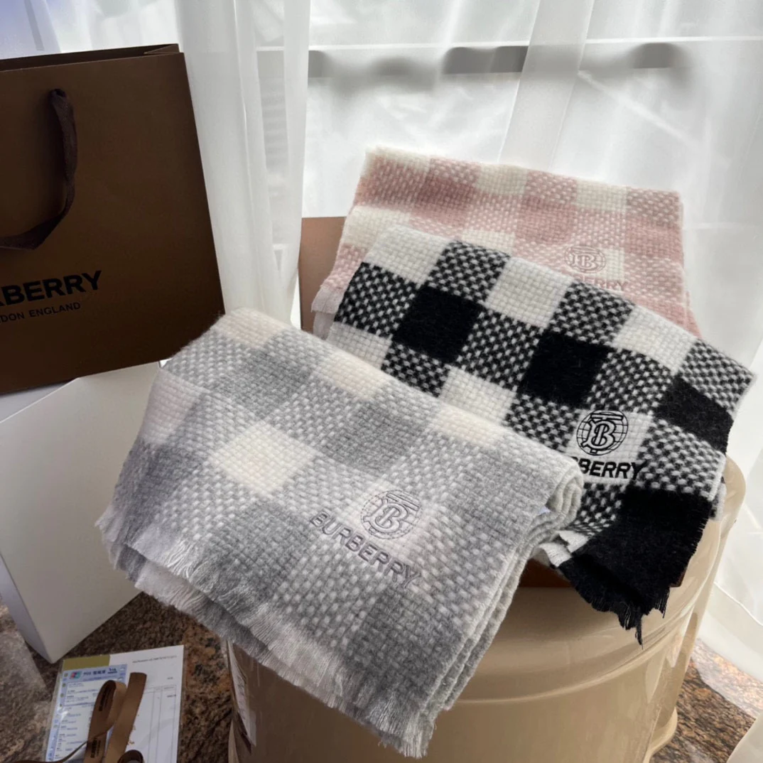 Шарф Burberry из усадочной шерсти в клетку - 32 см - 190 см - 125 г - 100% шерсть - розовый