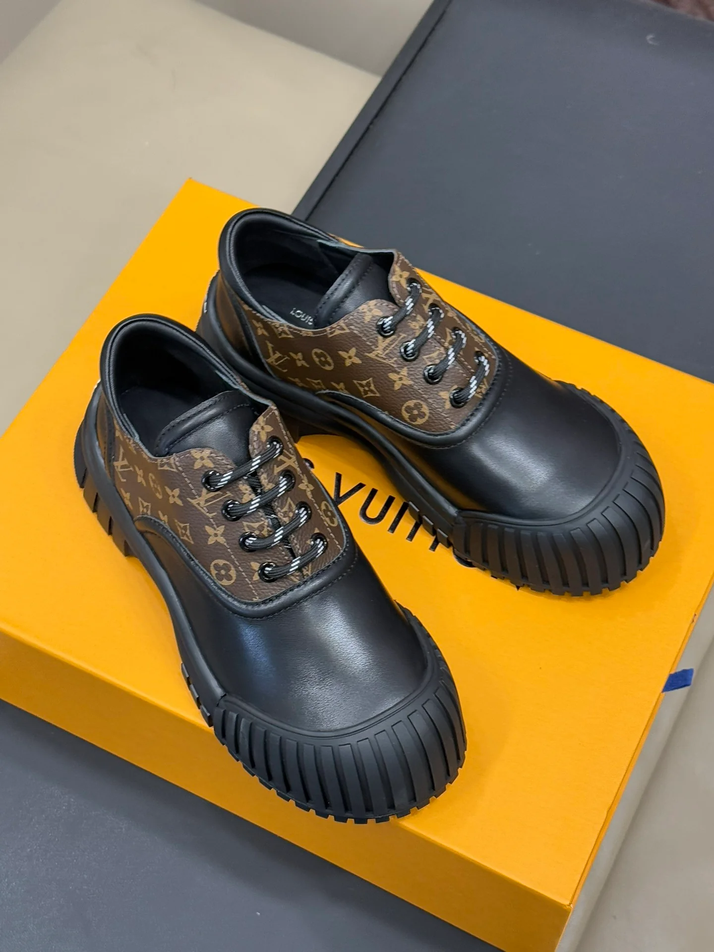 Туфли Мэри Джейн LV-2024 - черные