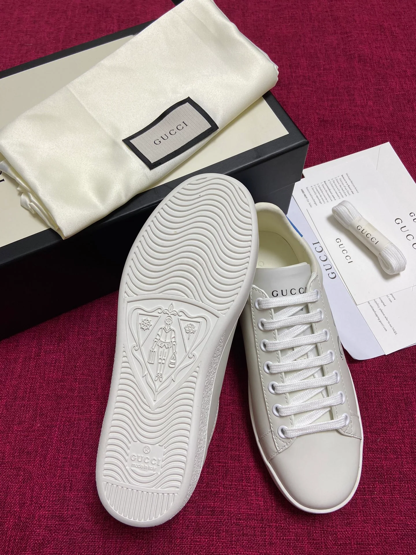 Gucci - Белые кроссовки - Кроссовки - Повседневная обувь - 2