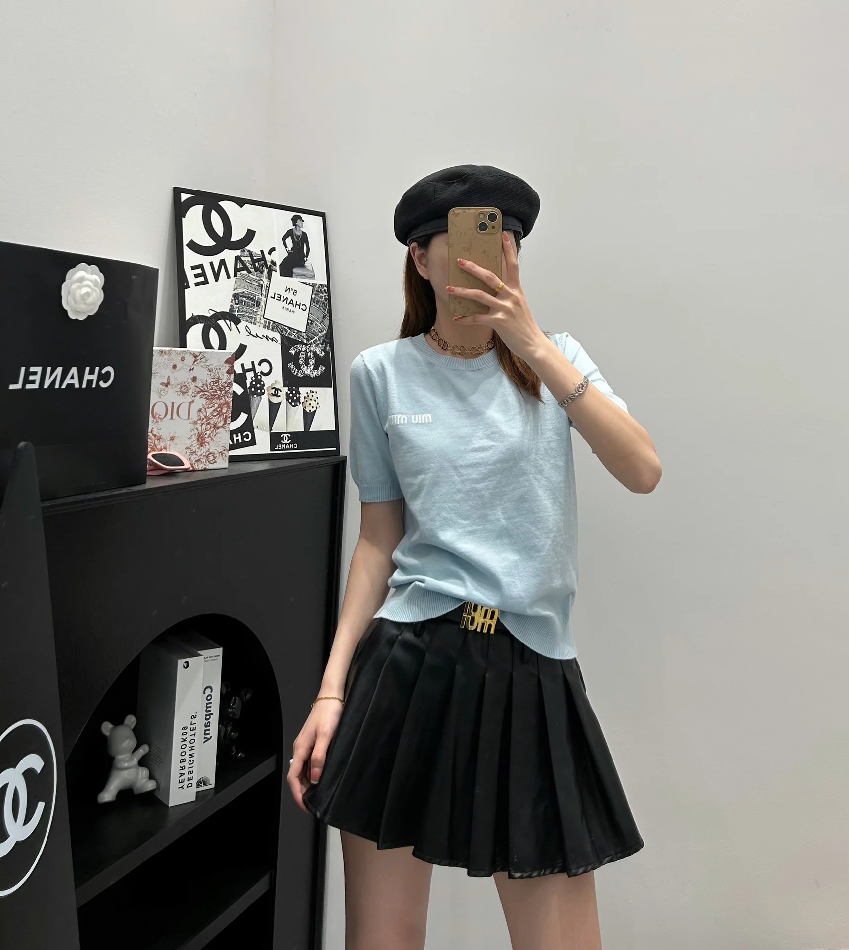 Miu Miu - 2404 - 24 Весна/Лето Новейшая трикотажная футболка с коротким рукавом и цветовыми блоками и логотипом