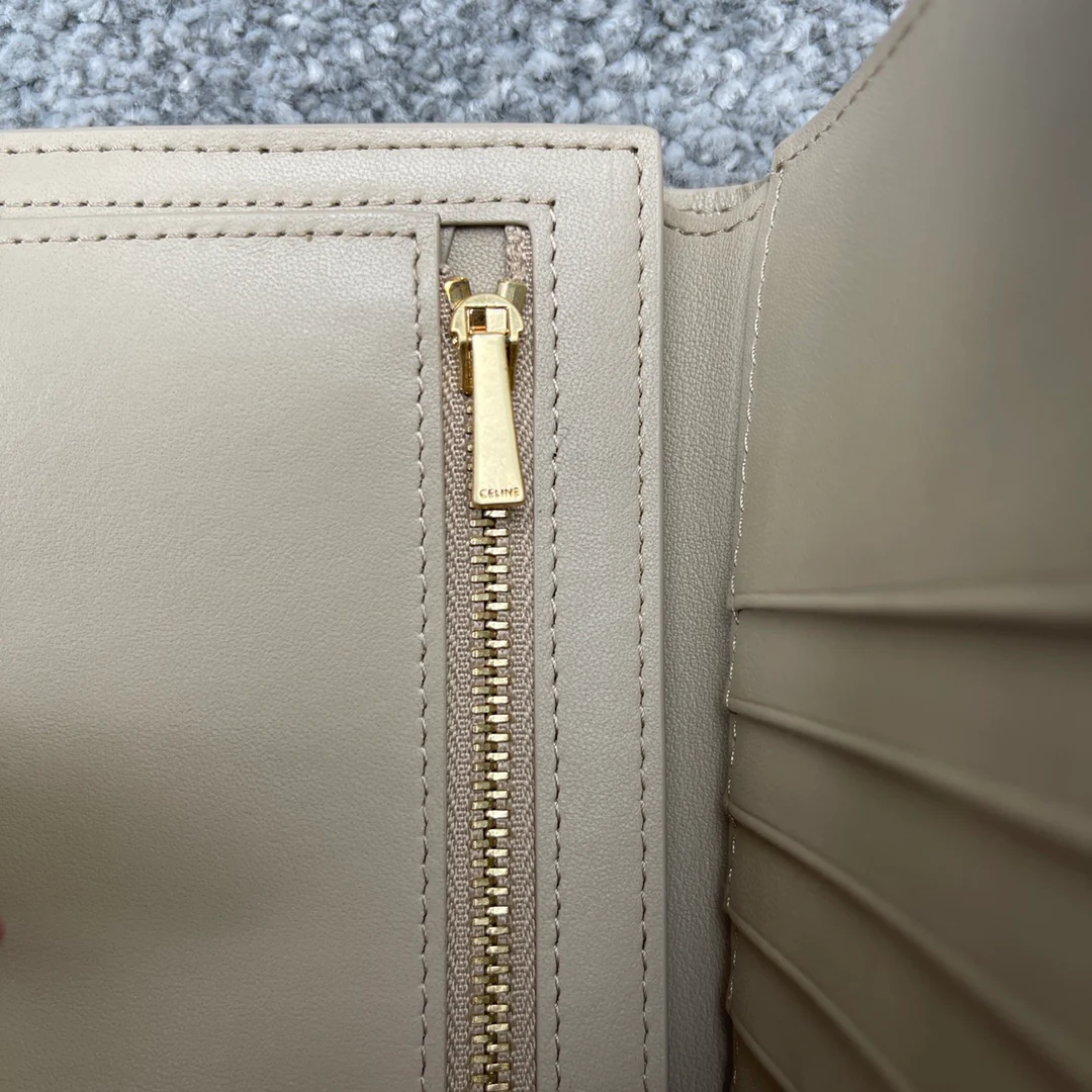 Кошелек Celine Strap из зернистой телячьей кожи - 1 шт.