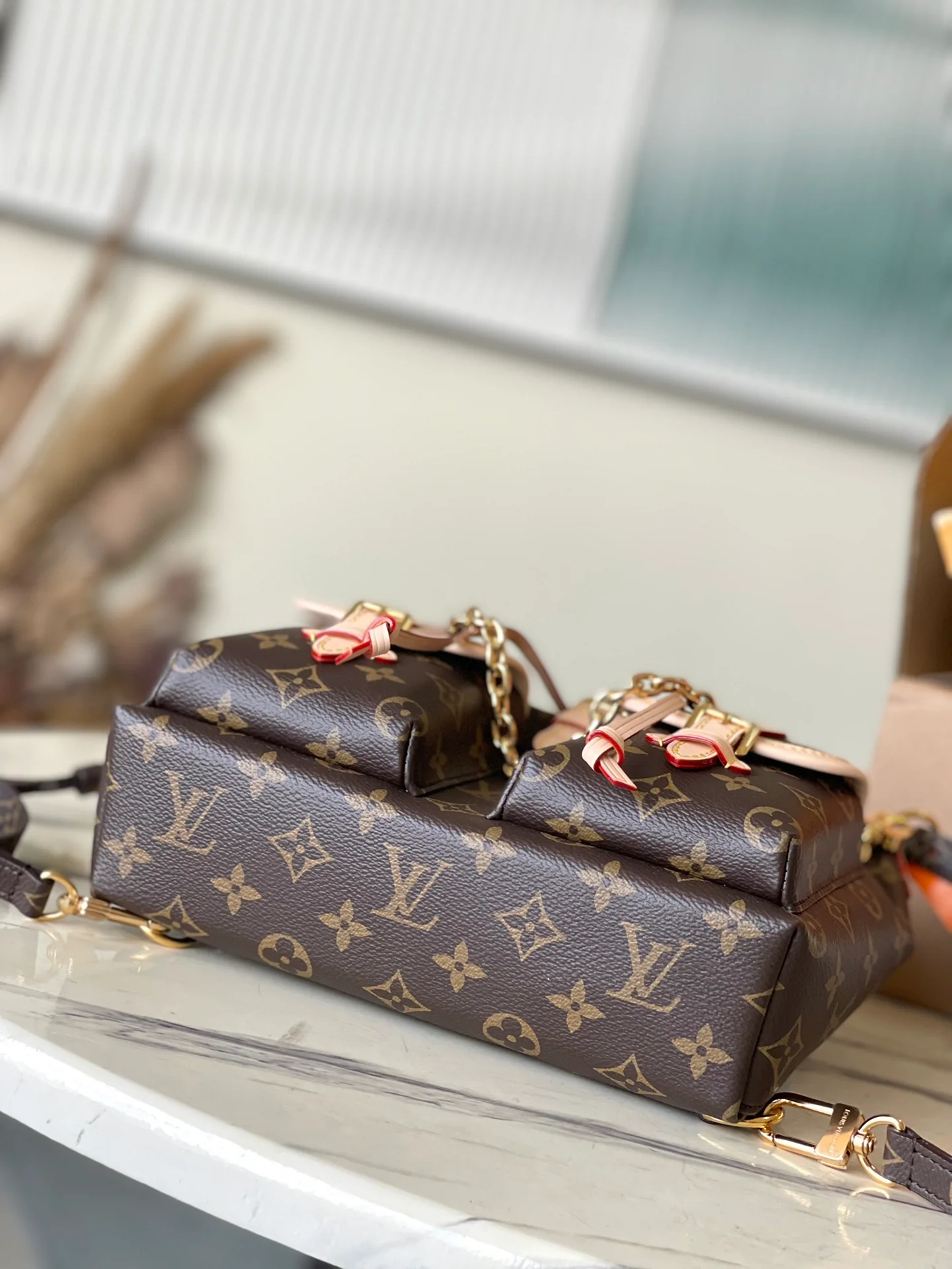 m46932-LV-excursion-backpack