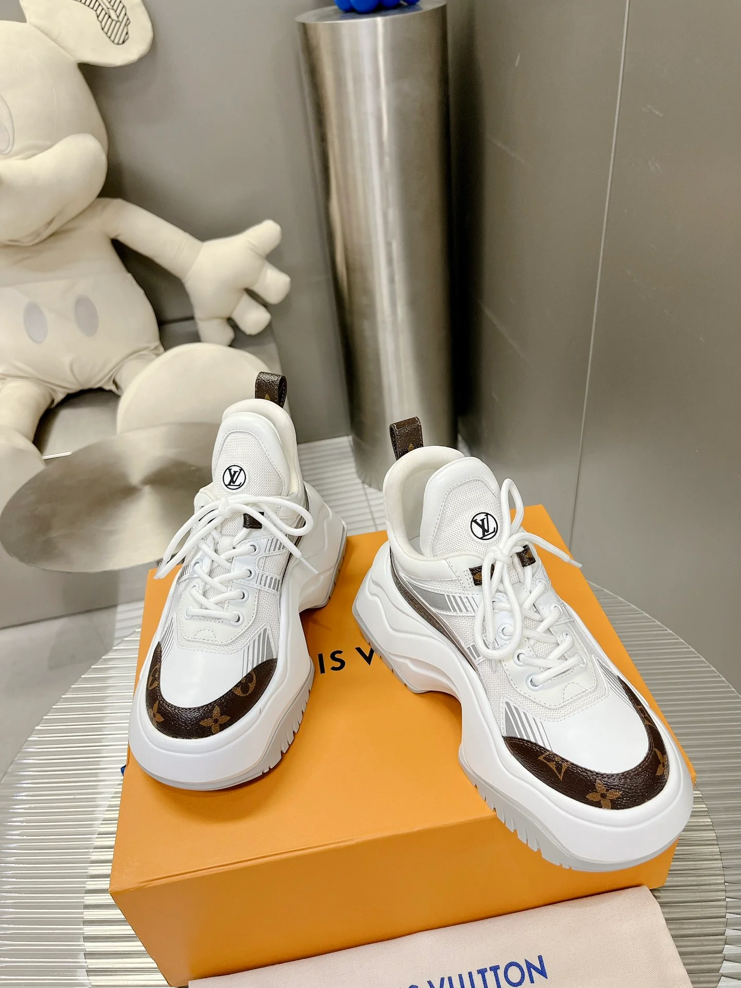 Кроссовки LV Archlight 2-0 Dad Shoes - Подиумный стиль - Бело-коричневые