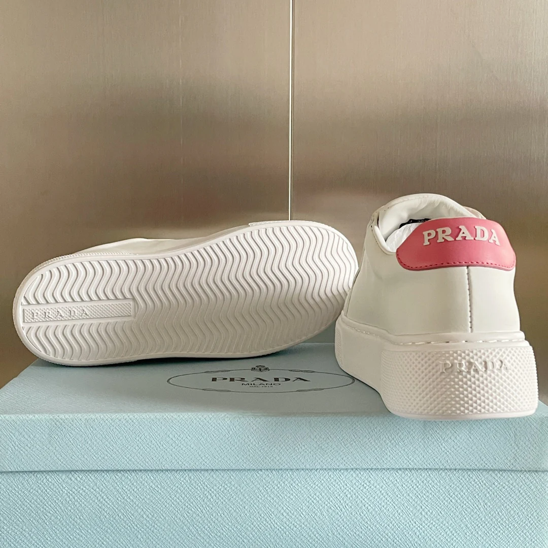 Prada - Новинки ранней весны 2022 года - Повседневные туфли на платформе - 1