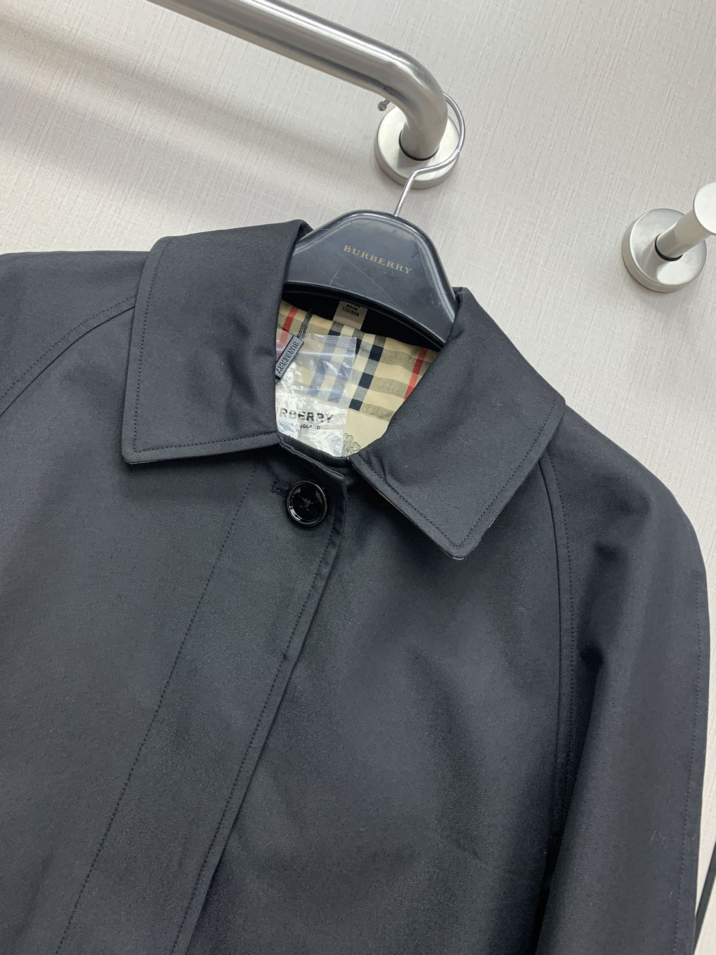 Легкий тренч Burberry 2403 Camden Fit - co-nk4