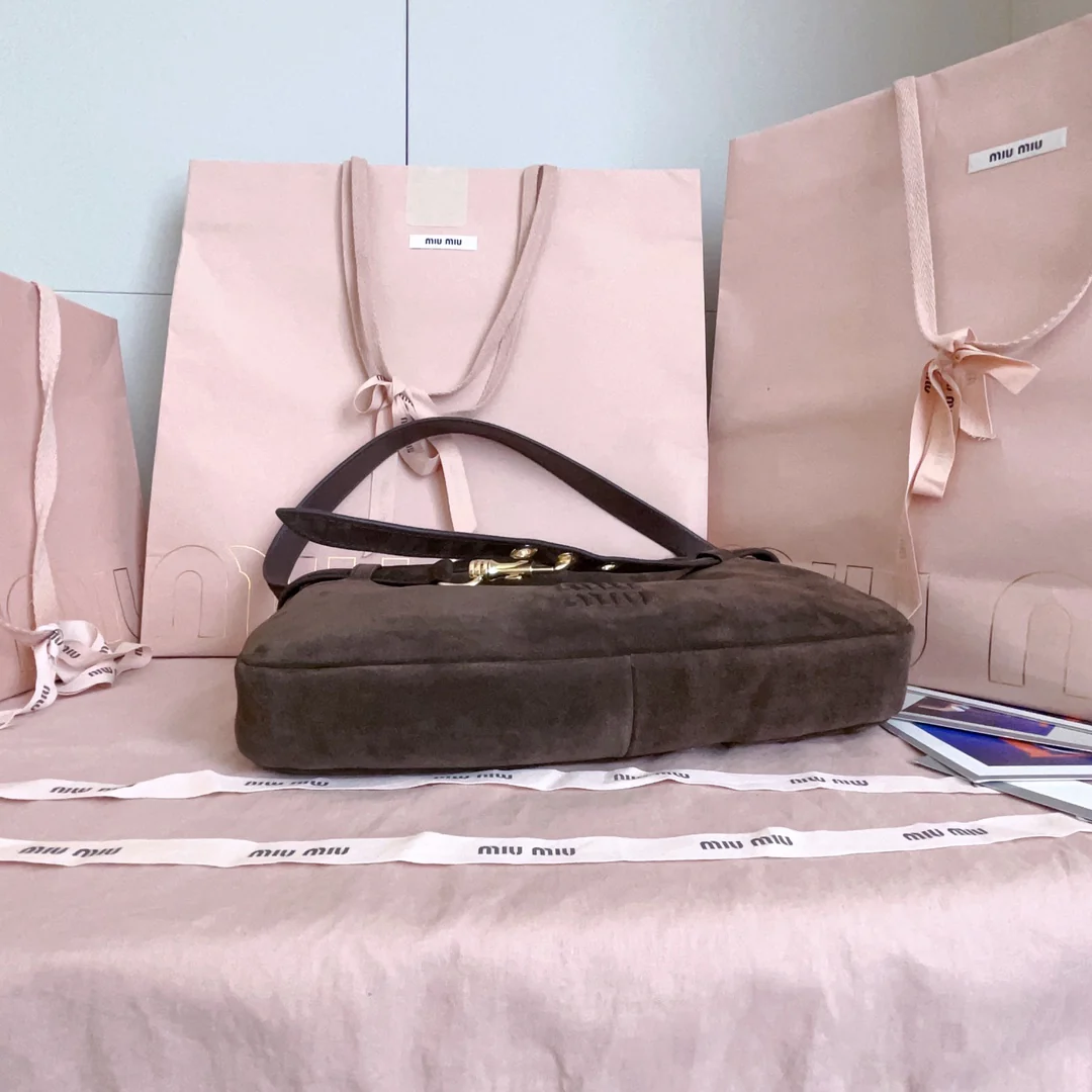 Сумка через плечо Miu Miu-5bc182 из замши, коричневая.