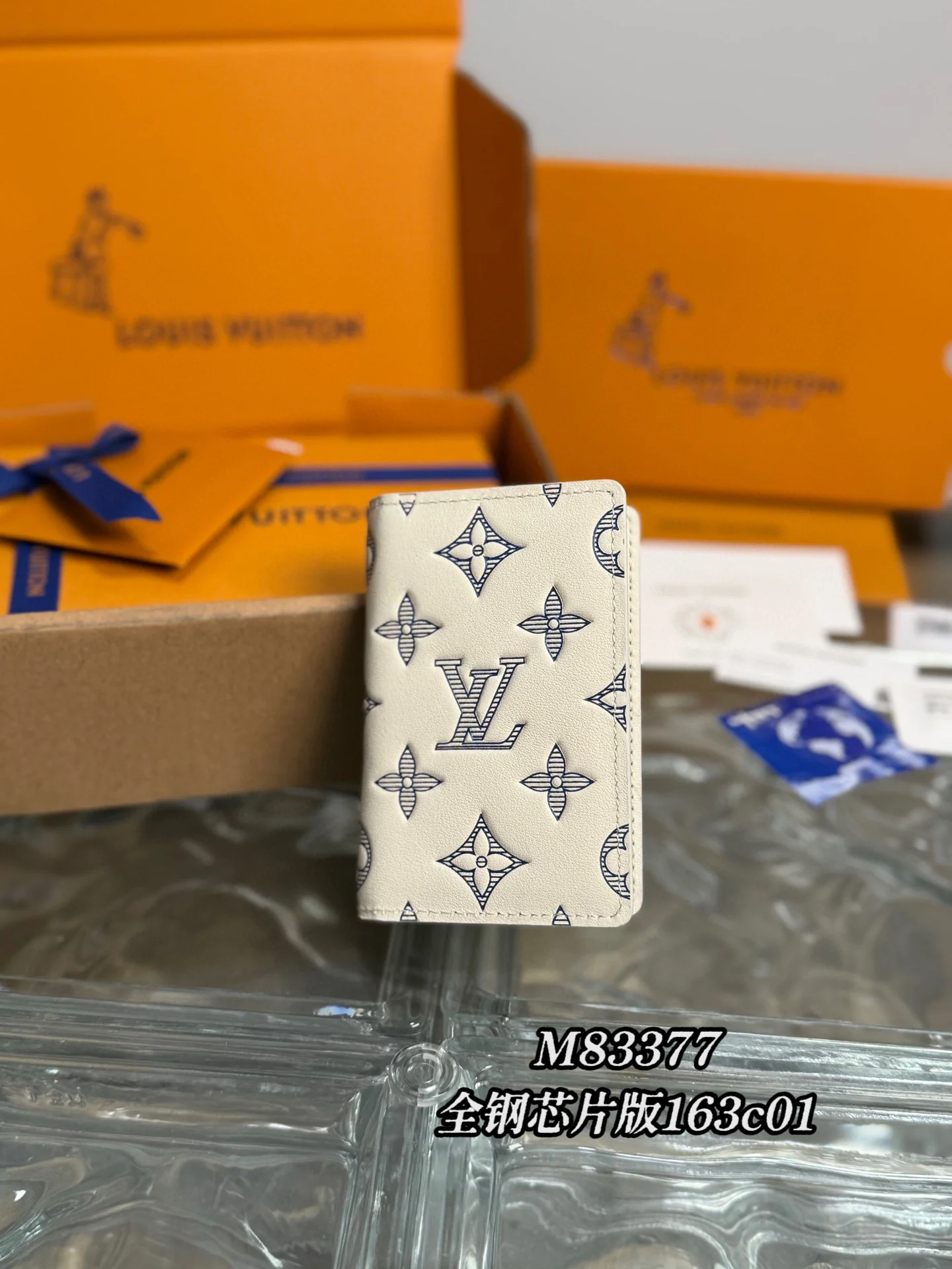 Кошелек LV-m83377-monogram-shadow Pocket Wallet-white