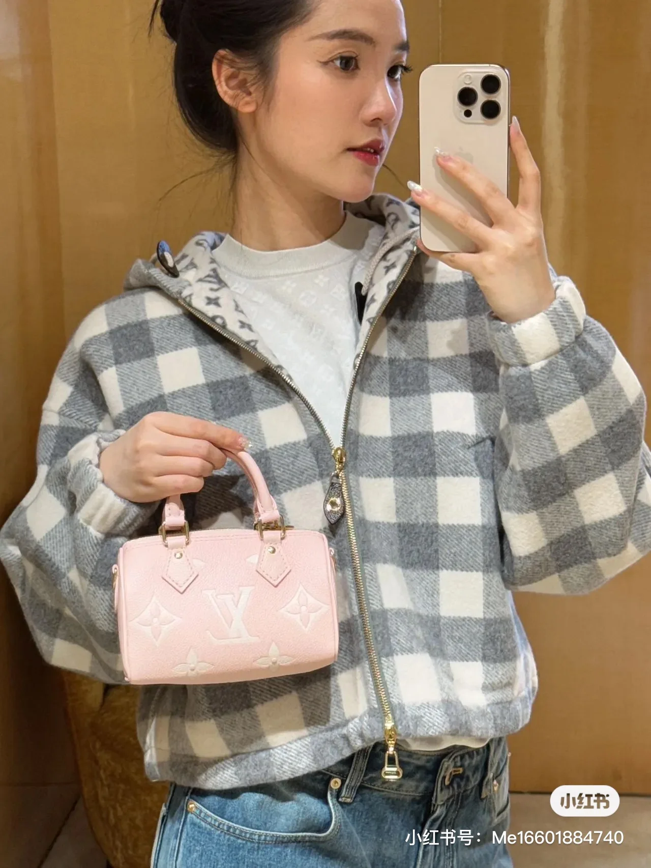 Сумка LV Nano Speedy из канваса — розовая.