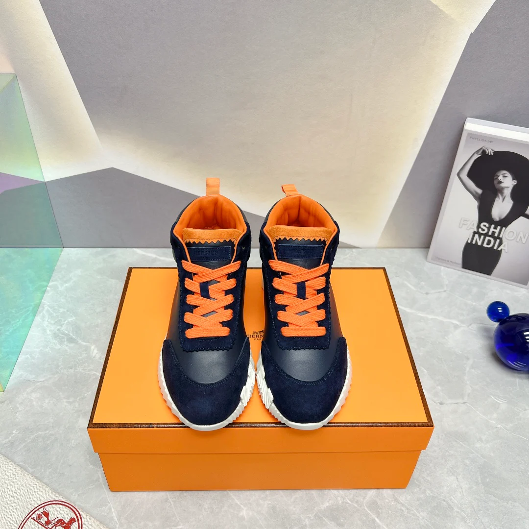 Новинка сезона весна/лето 2023 от Hermes — кожаные высокие повседневные туфли — черно-оранжевые.