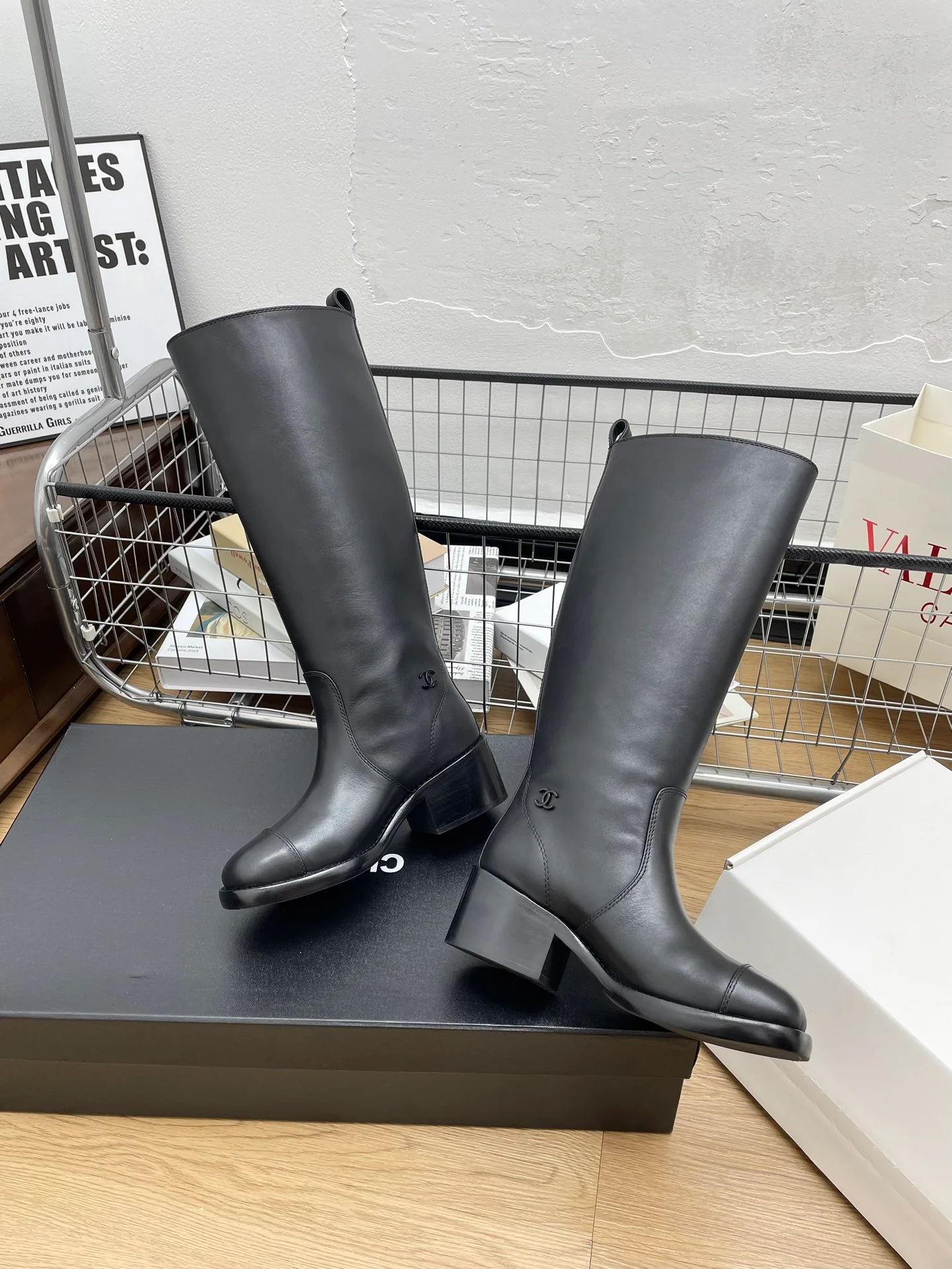 Высокие сапоги для верховой езды Chanel 2024 - черные