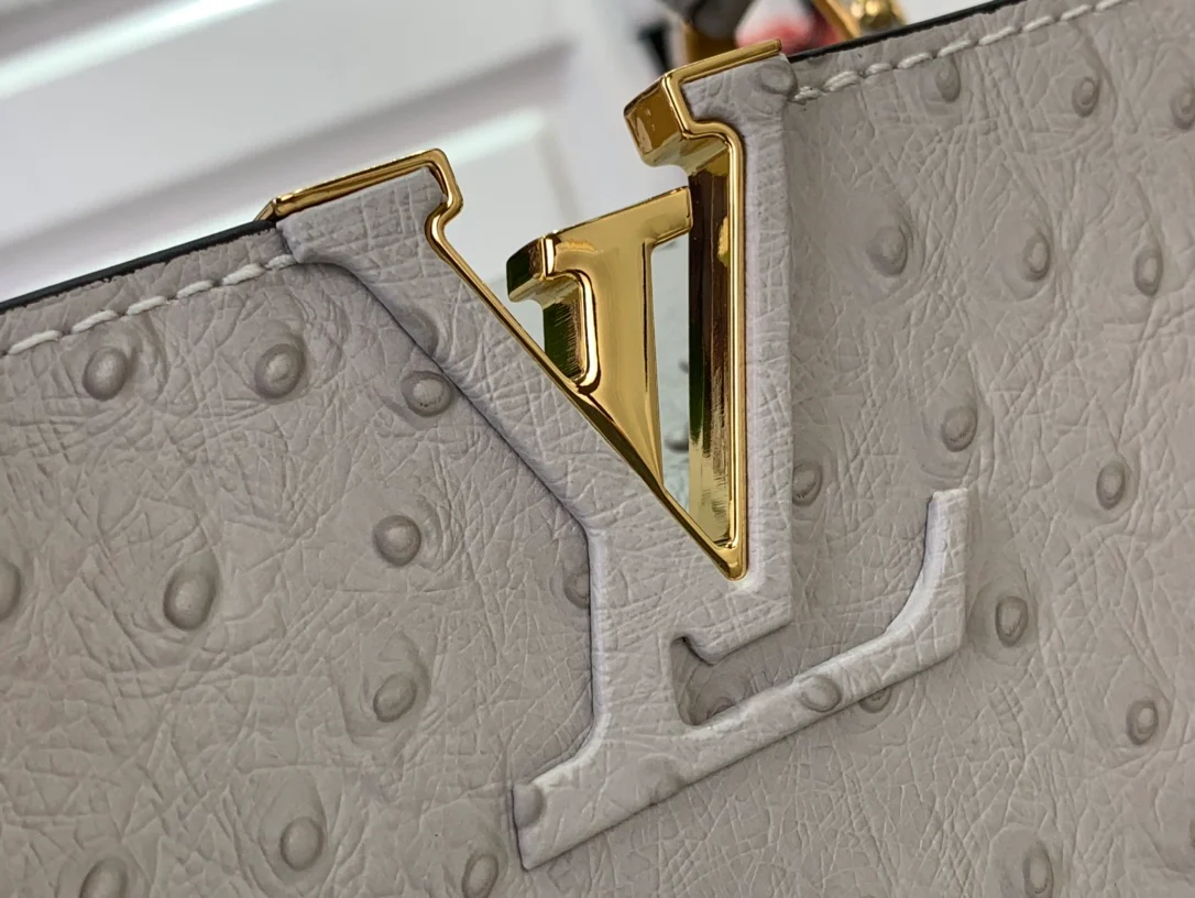 LV Capucines BB - Сумка из телячьей кожи с жемчужной цепочкой - Серая