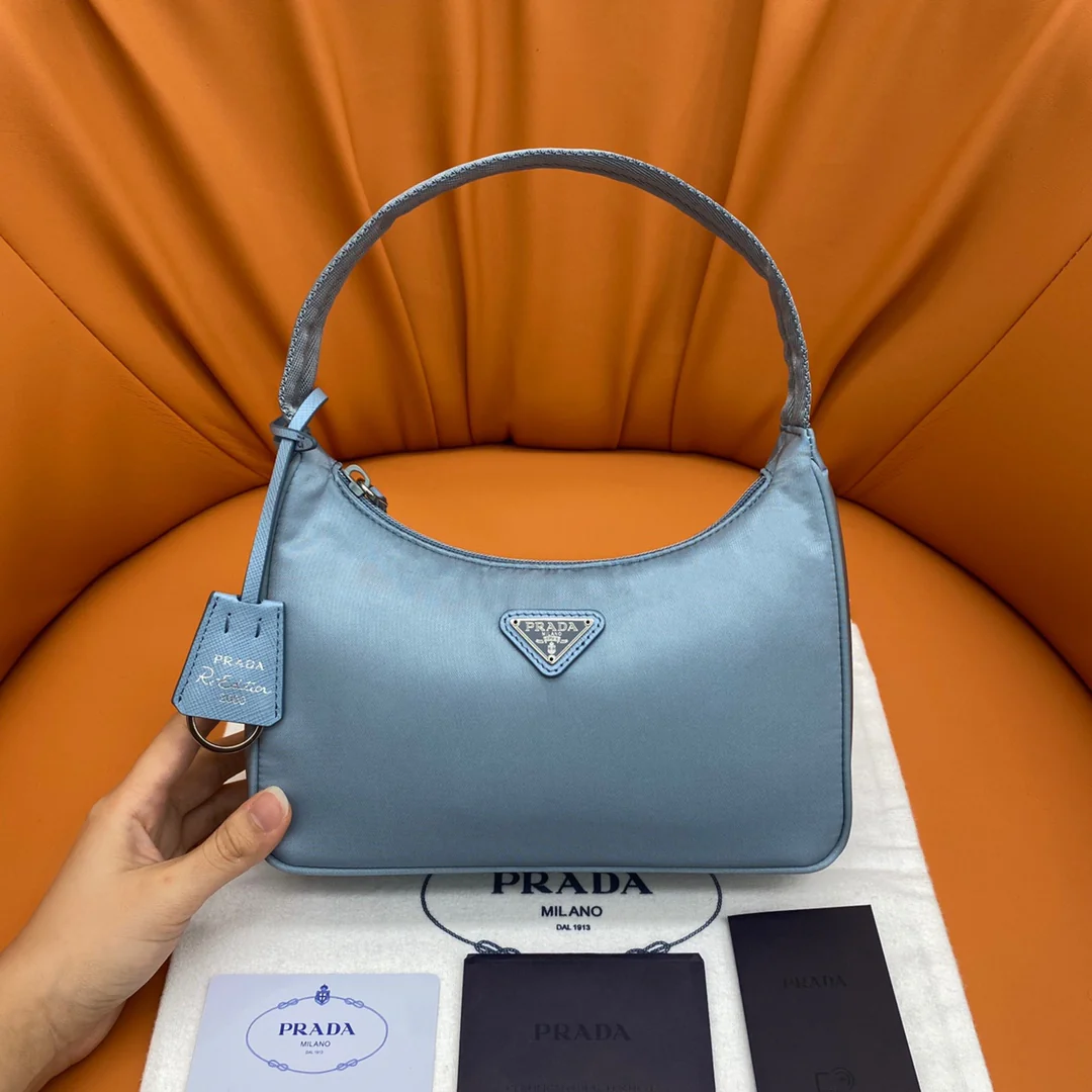 Нейлоновая сумка-хобо Prada, серо-голубая