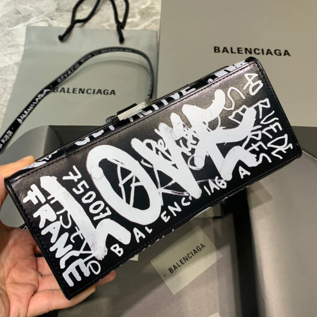 Сумка Balenciaga Hourglass - Black Plain Graffiti