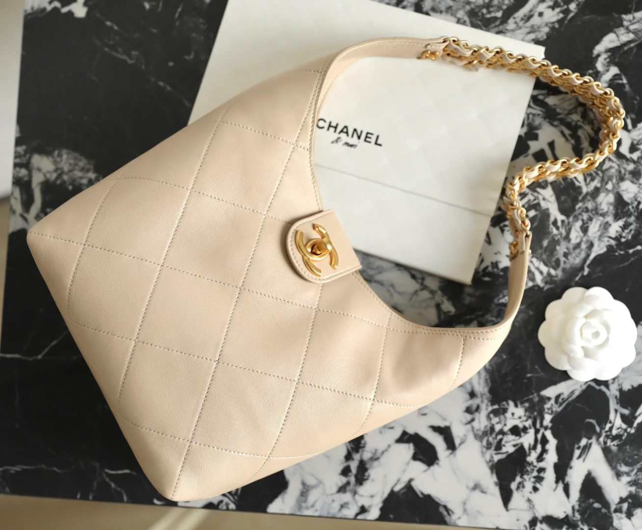 Chanel - ??? - Сумка в стиле хиппи ???? Маленькая - Светло-абрикосовый - Золотистая фурнитура