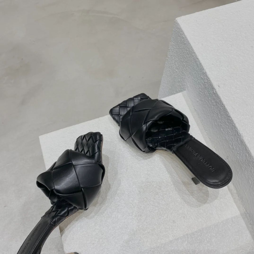 BV - Плетеные сандалии - Черные