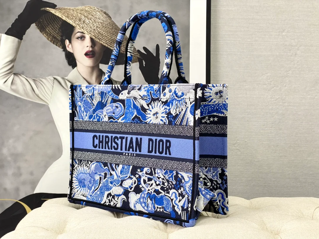 Сумка Dior Booktote с вышивкой - Blue Constellation - 37x30x16 см