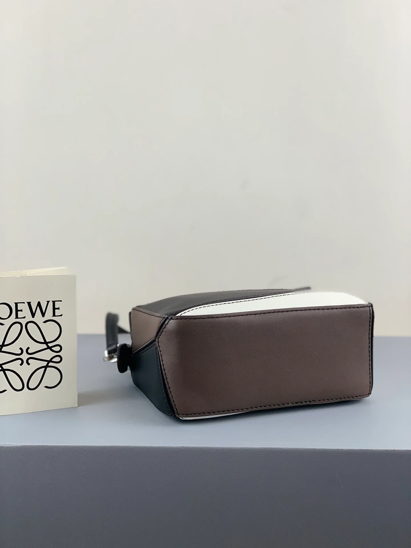 Мини-сумка Loewe Puzzle Bag из телячьей кожи - 5