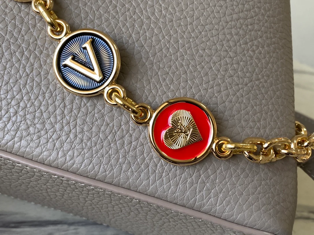 Кожаная сумка LV Capucines - серая