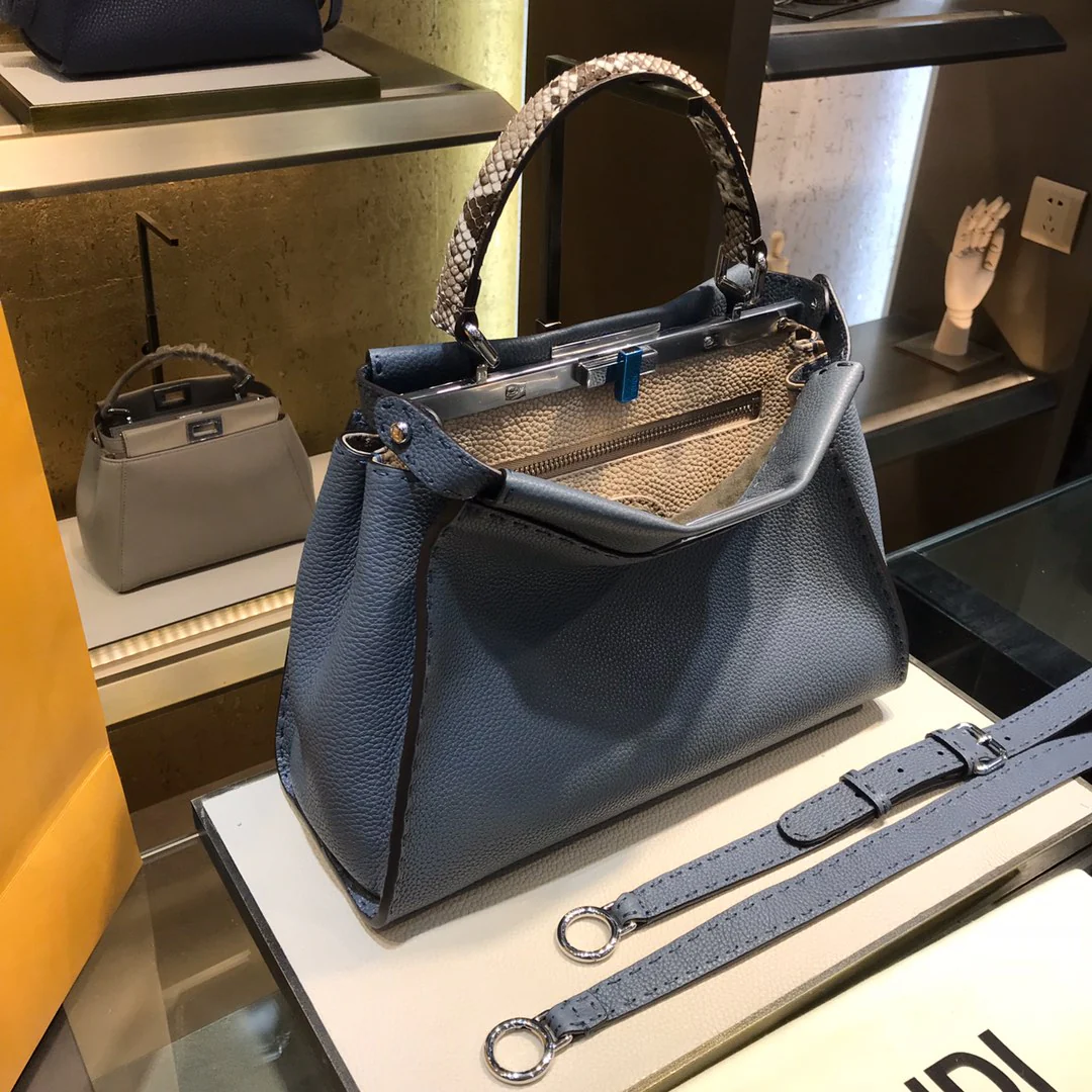 Сумка Fendi Peekaboo Medium Blue из змеиной кожи