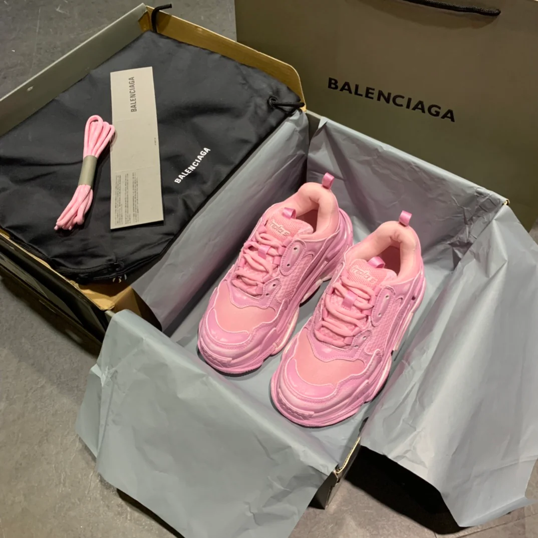 Balenciaga - Dad Shoes - 23