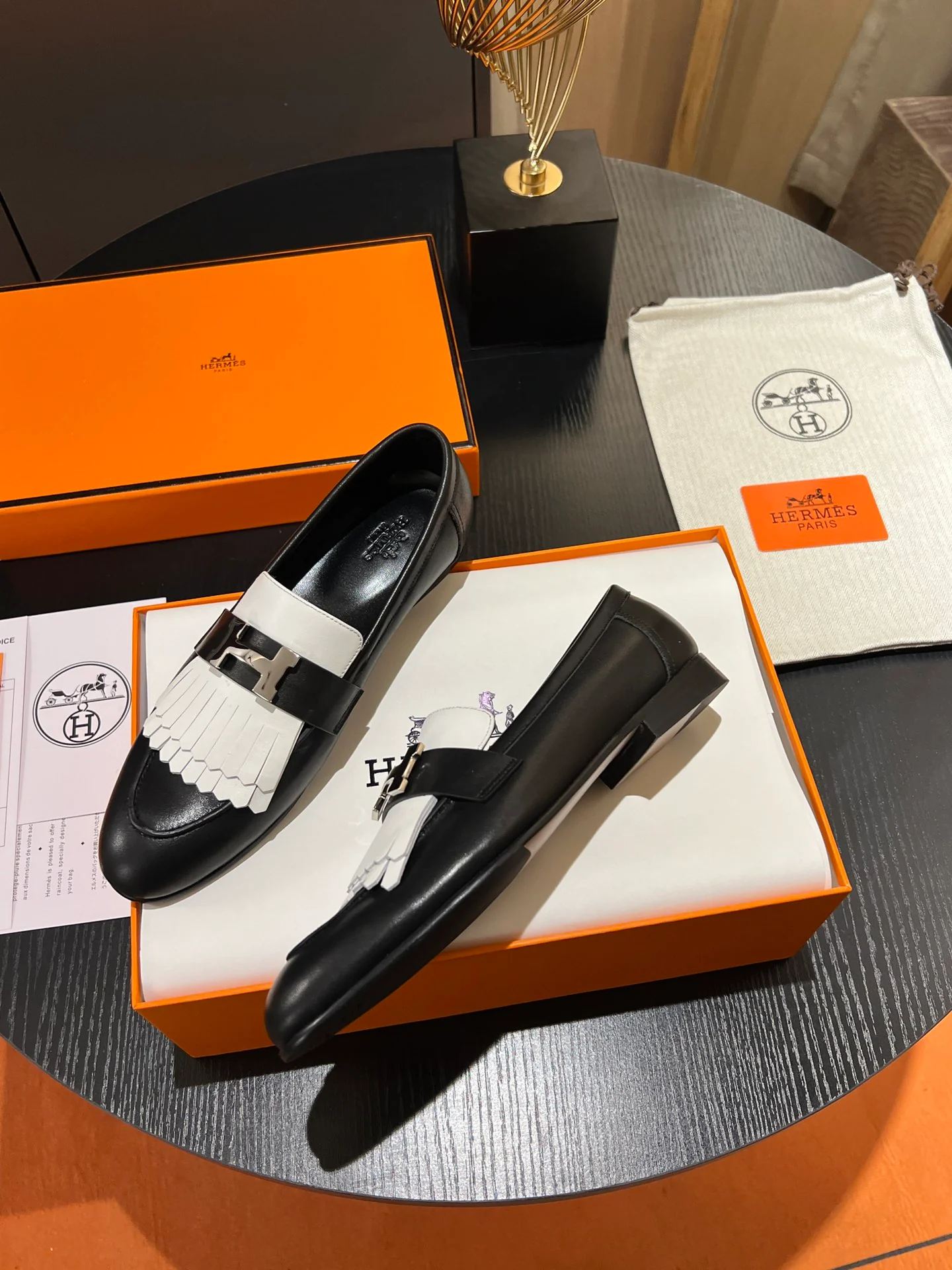 Лоферы Hermes 2024h с пряжкой - Черные - 1