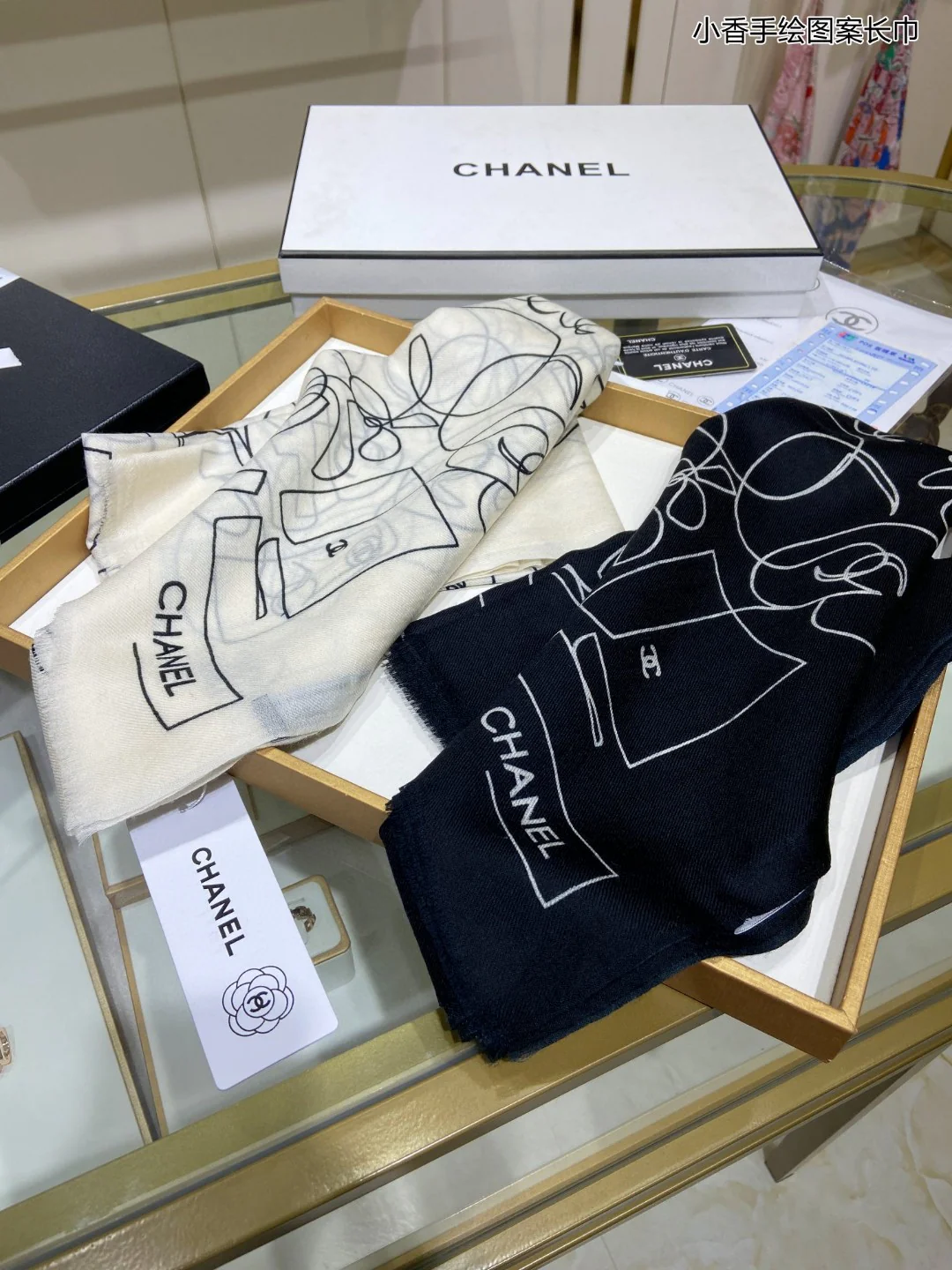 Chanel - Длинный шарф с ручной росписью - 110-200 см - 100% кашемир - Черный