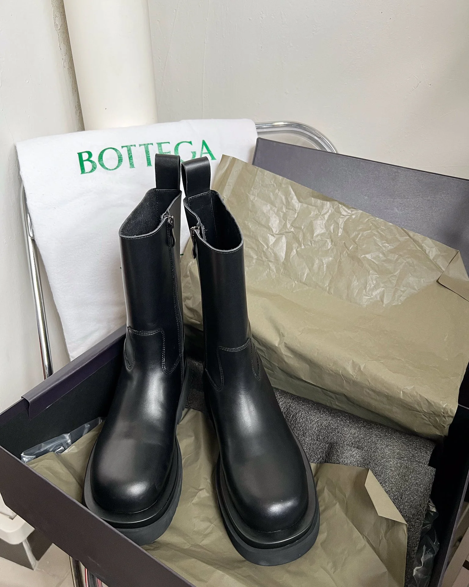 Новинка осенне-зимней коллекции BV - Ботильоны на молнии - Черные