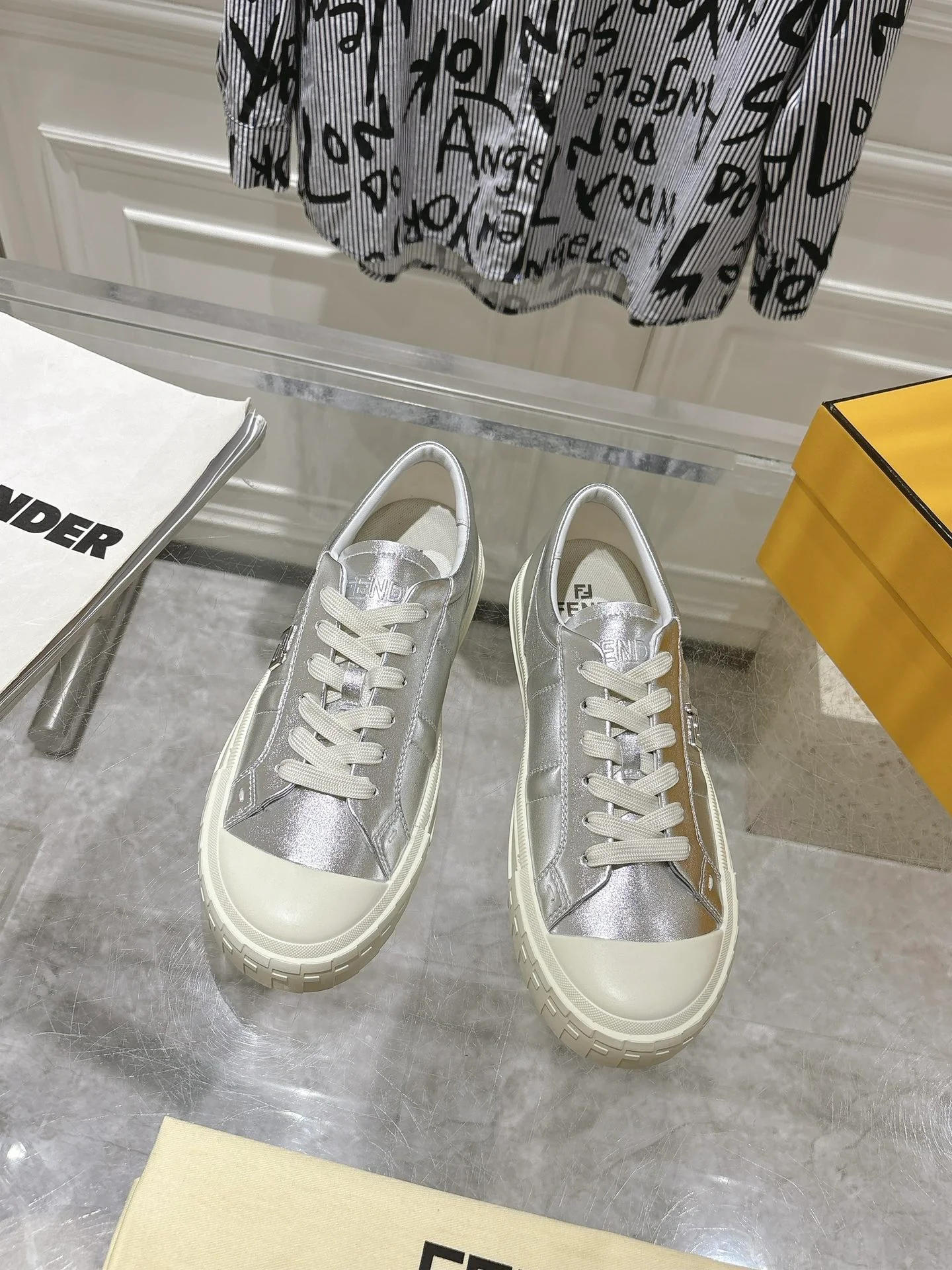 Повседневные туфли Fendi 2024 - серебристые