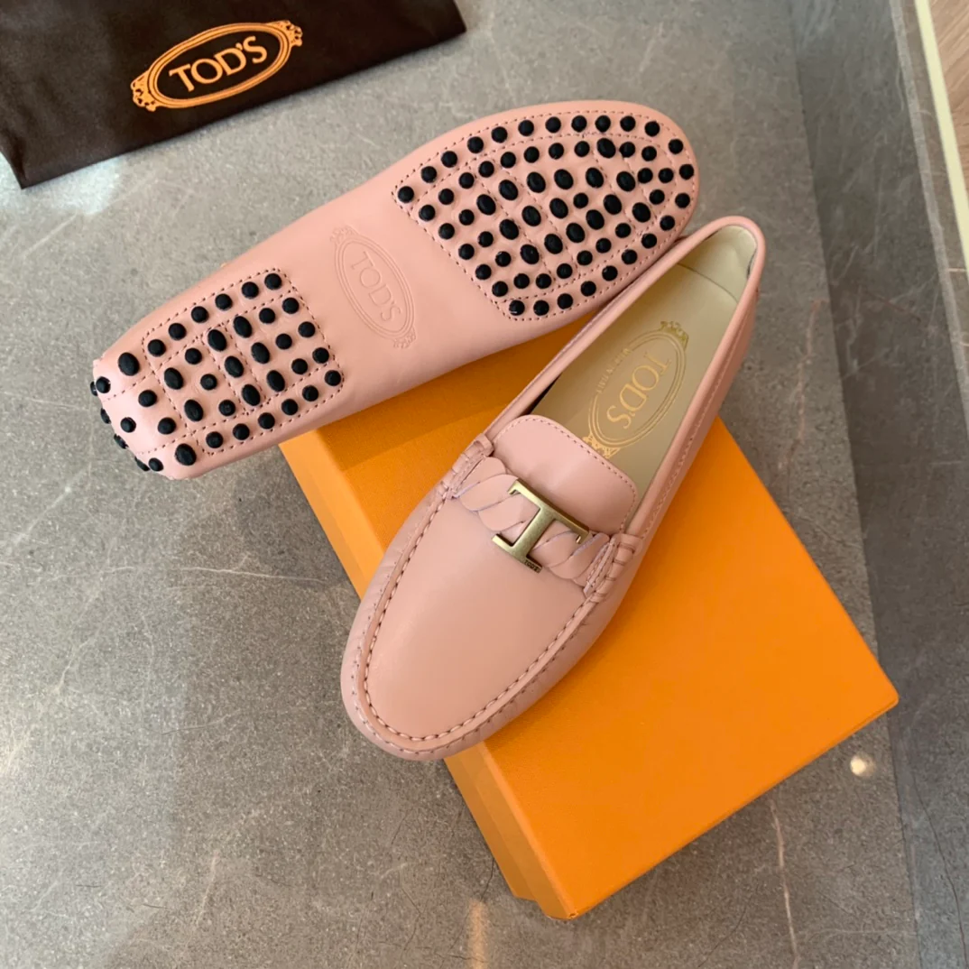 Tods - Футболки с перекрученными лямками - Лоферы - Туфли без шнурков - 1