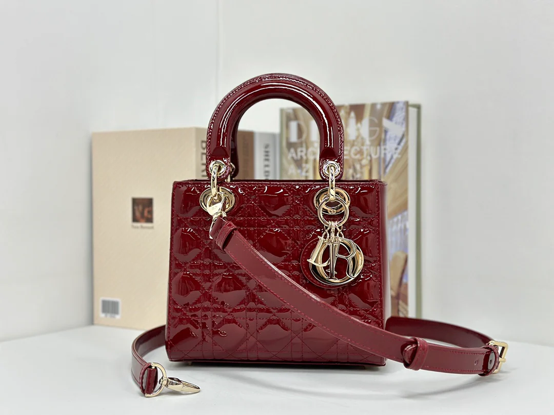 Коллекция Dior Lady - Лакированный красный