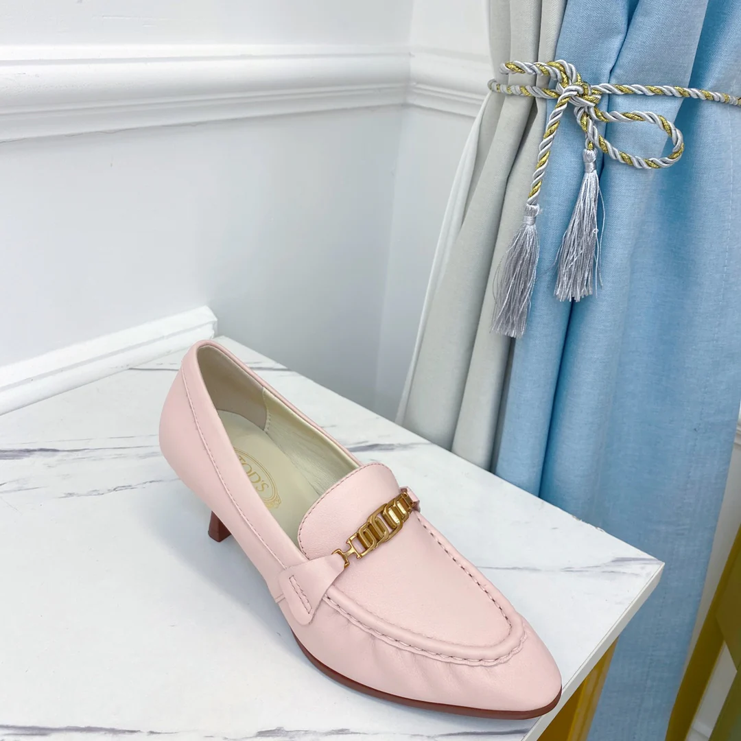 Tods - Лоферы с острым носком и низким каблуком