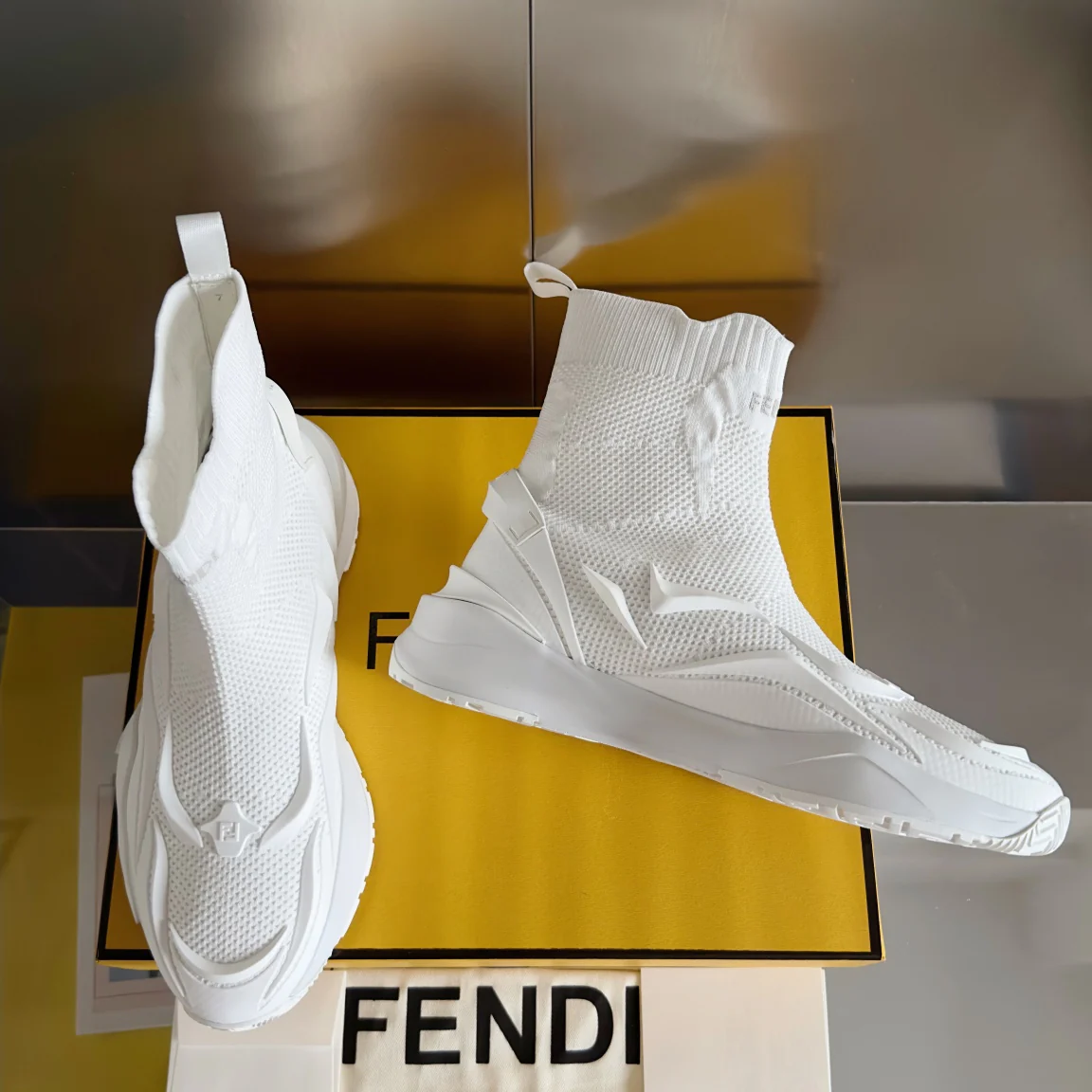 Кроссовки Fendi-flow серии Flyknit - Унисекс - Белые
