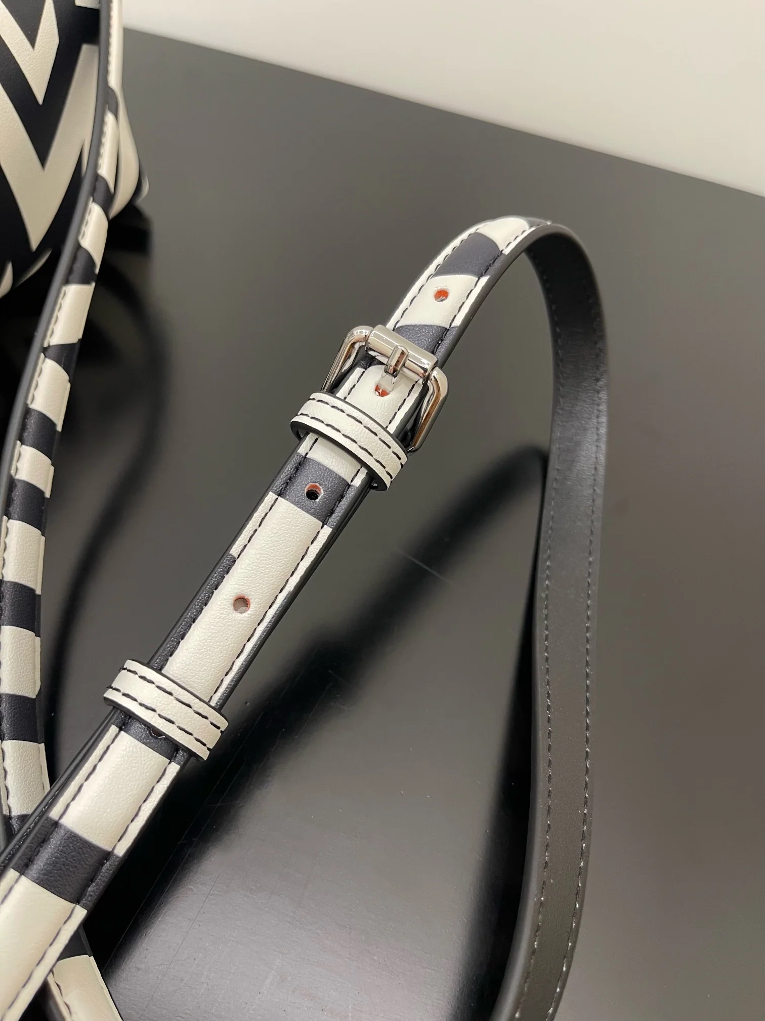 Сумка Fendi First Handbag - Маленькая - Черно-белая коллаборация