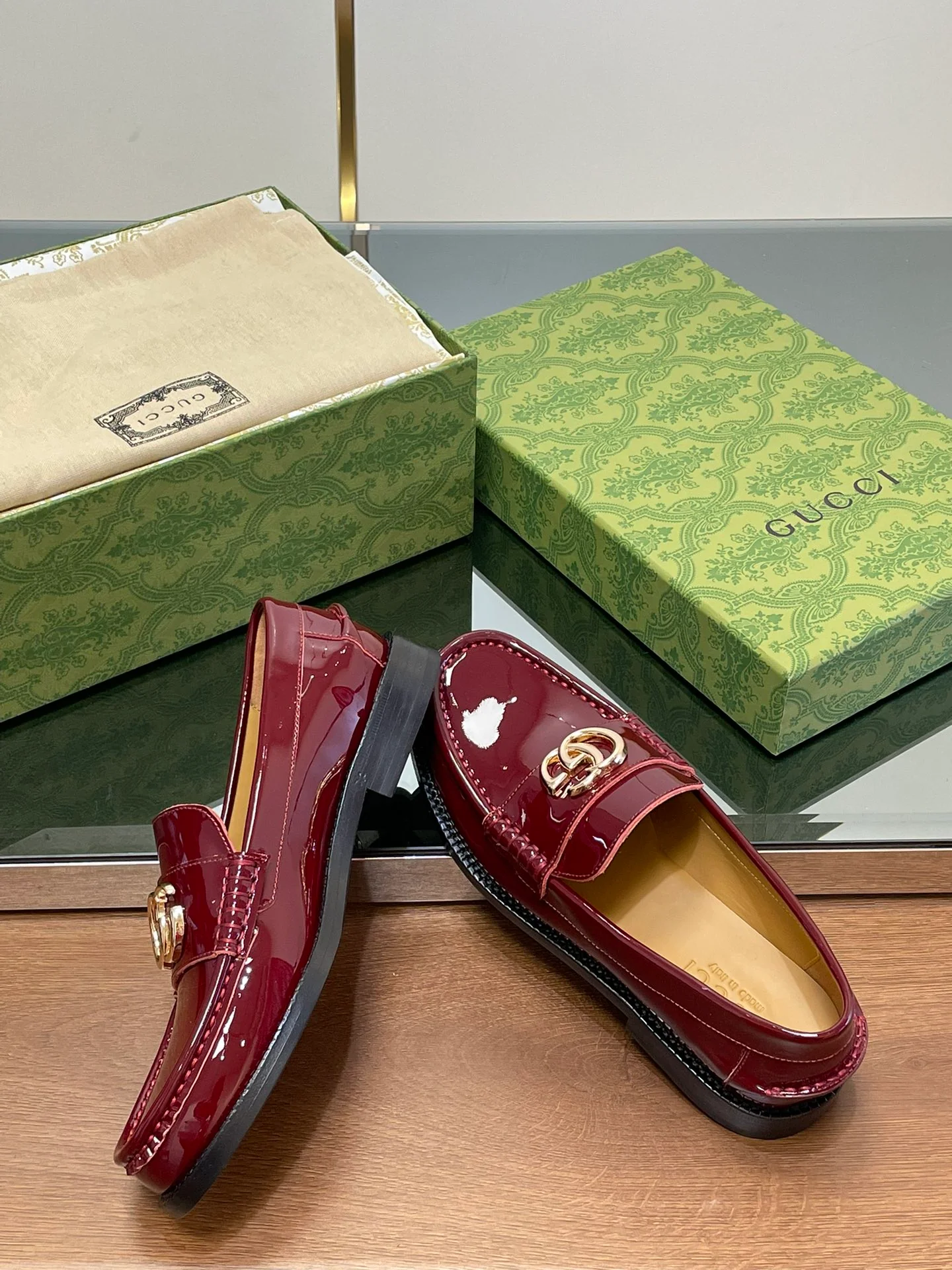 Лоферы Gucci 2024 - бордовые