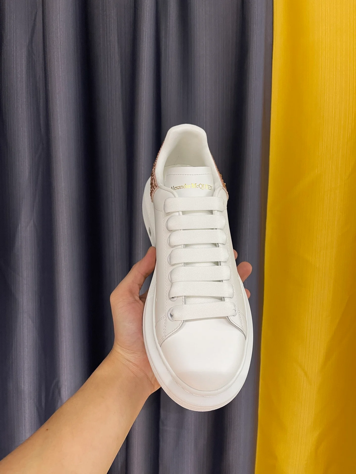 Классические белые кроссовки McQueen - унисекс - полностью белая кожа - овечья шерсть - премиум-издание