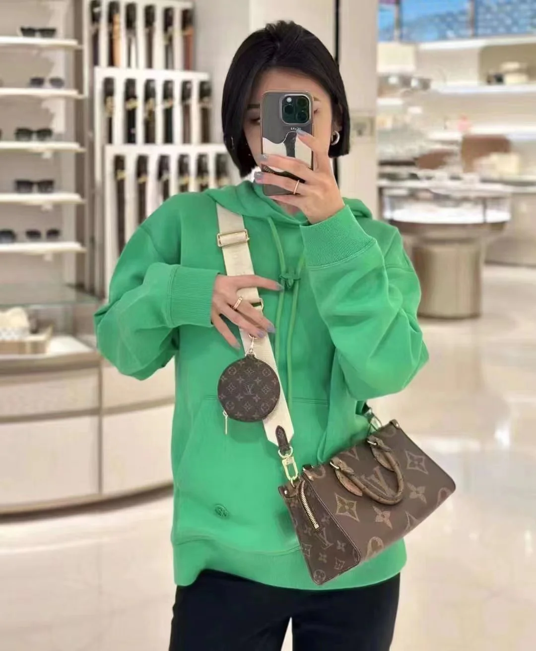 m46653-LV-onthego-east-west