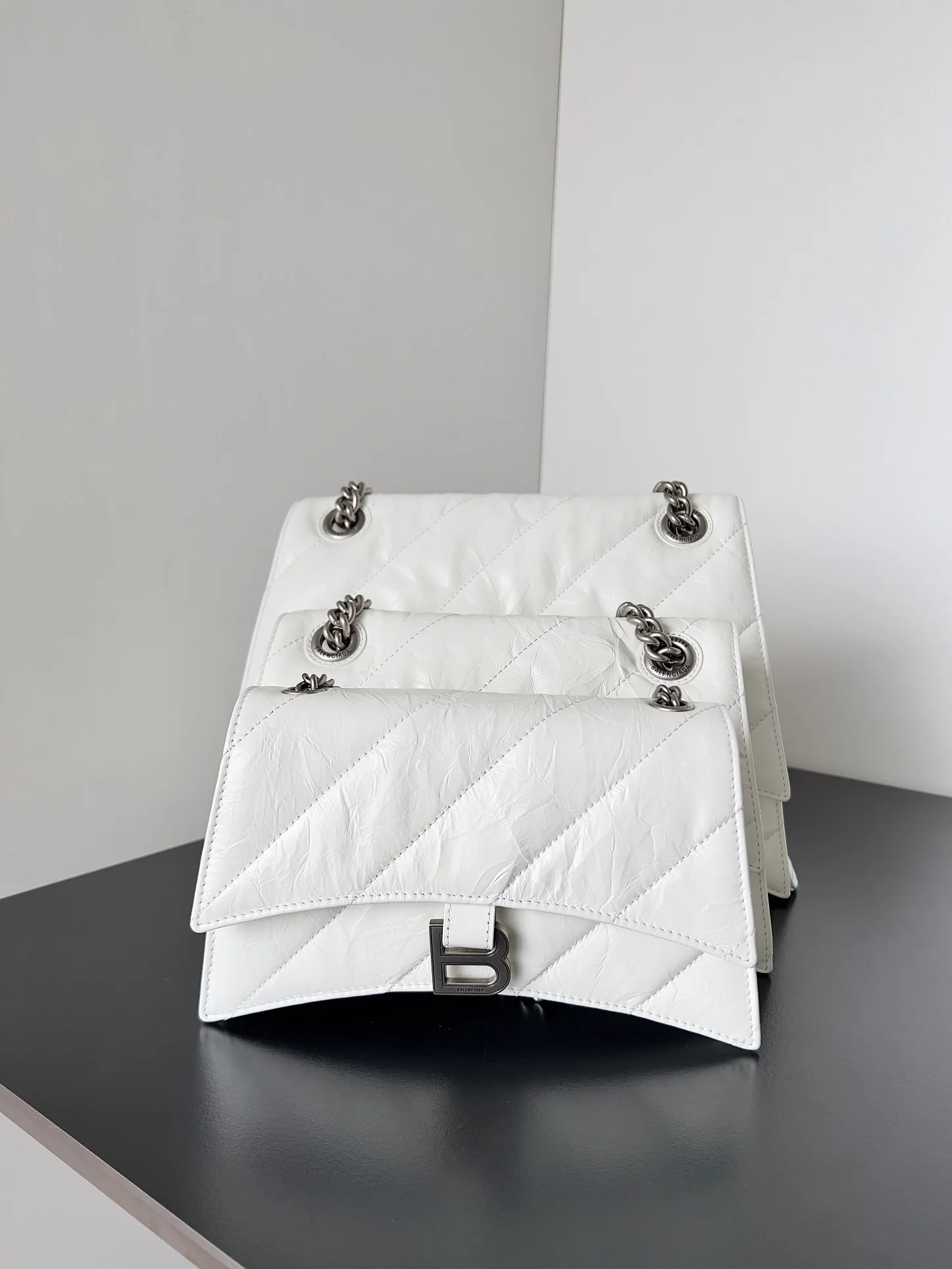 Сумка Balenciaga Chain Hourglass - Большой размер 31 см - Белая