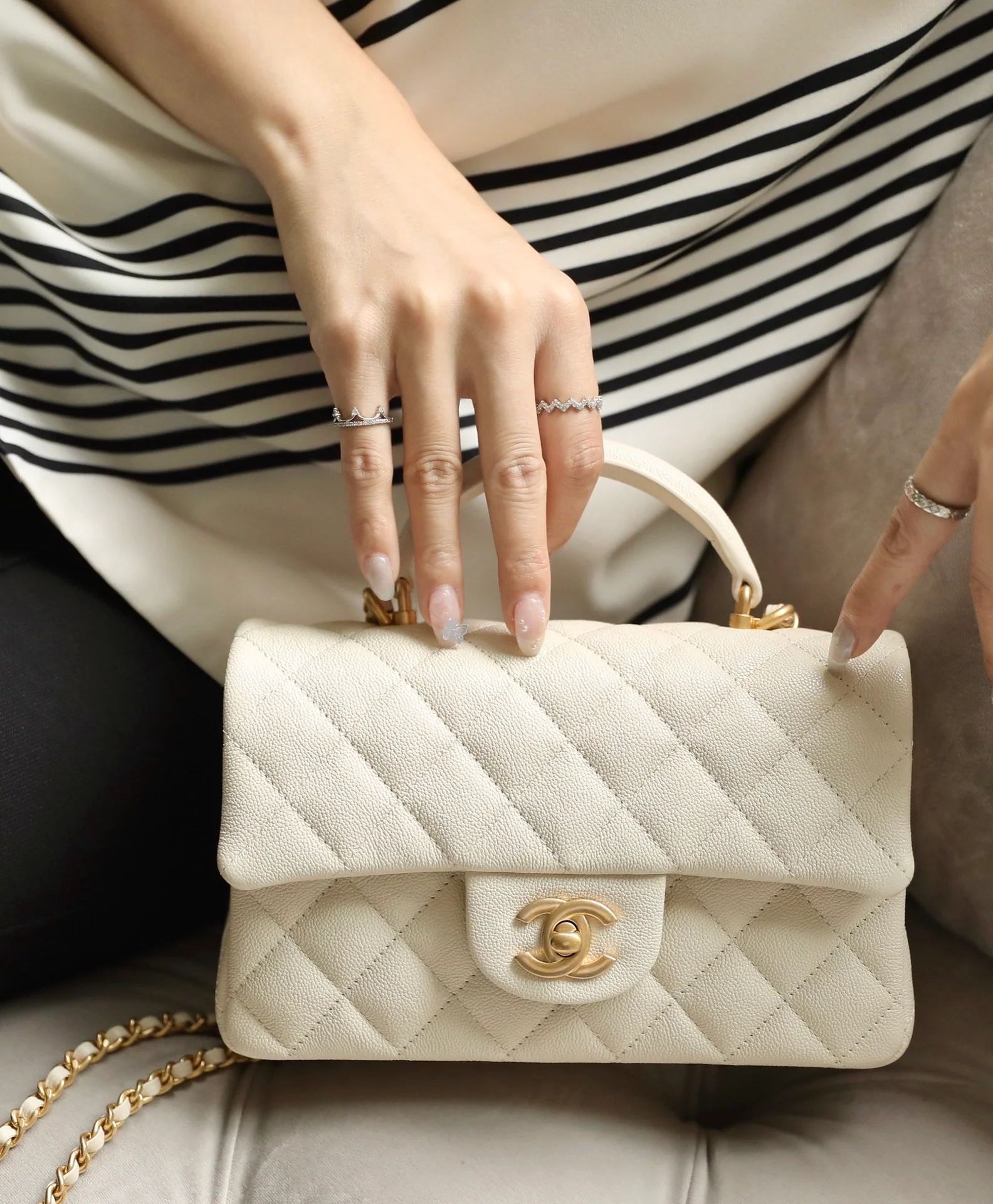 Коллекция Chanel Весна/Лето - Сумка с откидной ручкой - Бежевая