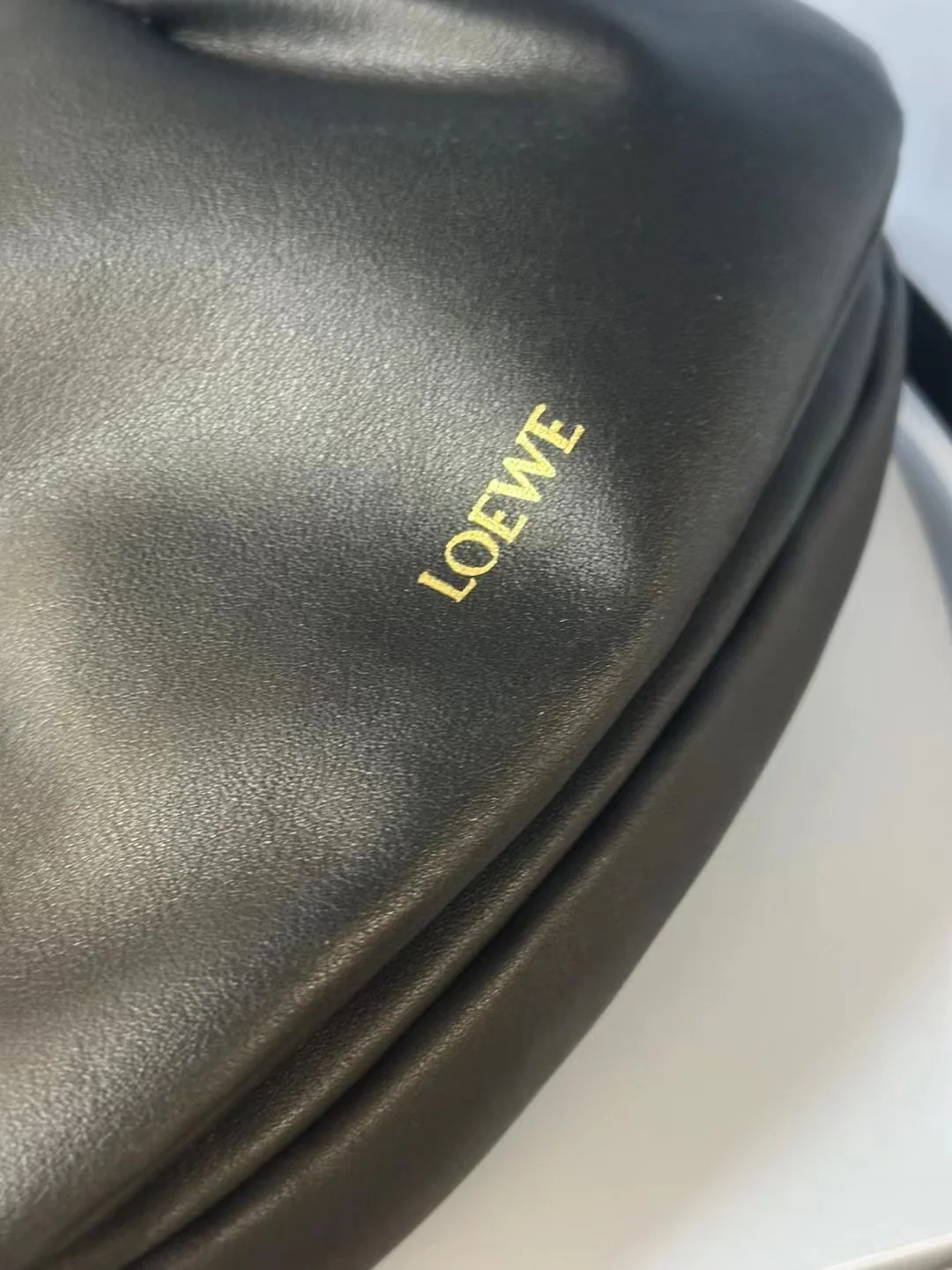 Сумка через плечо Loewe Paseo - черная