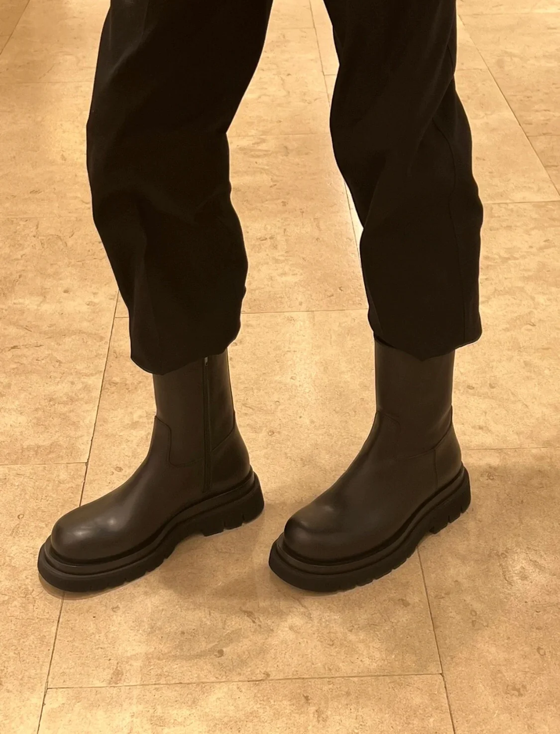 Новинка осенне-зимней коллекции BV - Ботильоны на молнии - Коричневые