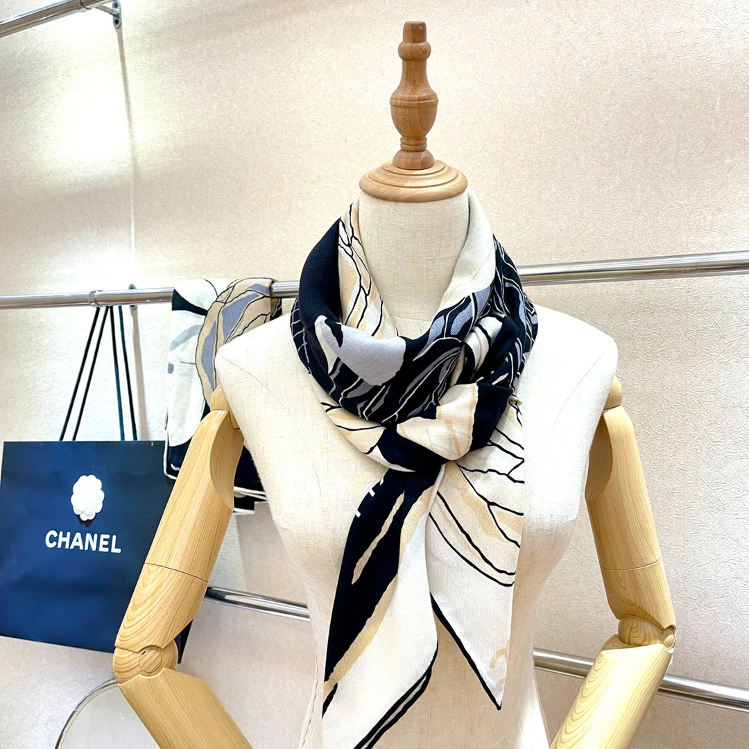 Классический кашемировый платок Chanel ?Камелия? — 140 см